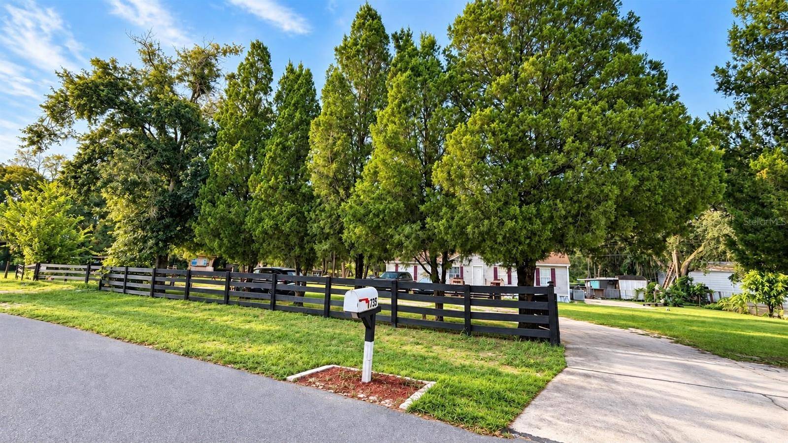 1735 OAKLAND RD E, Lakeland, FL 33801