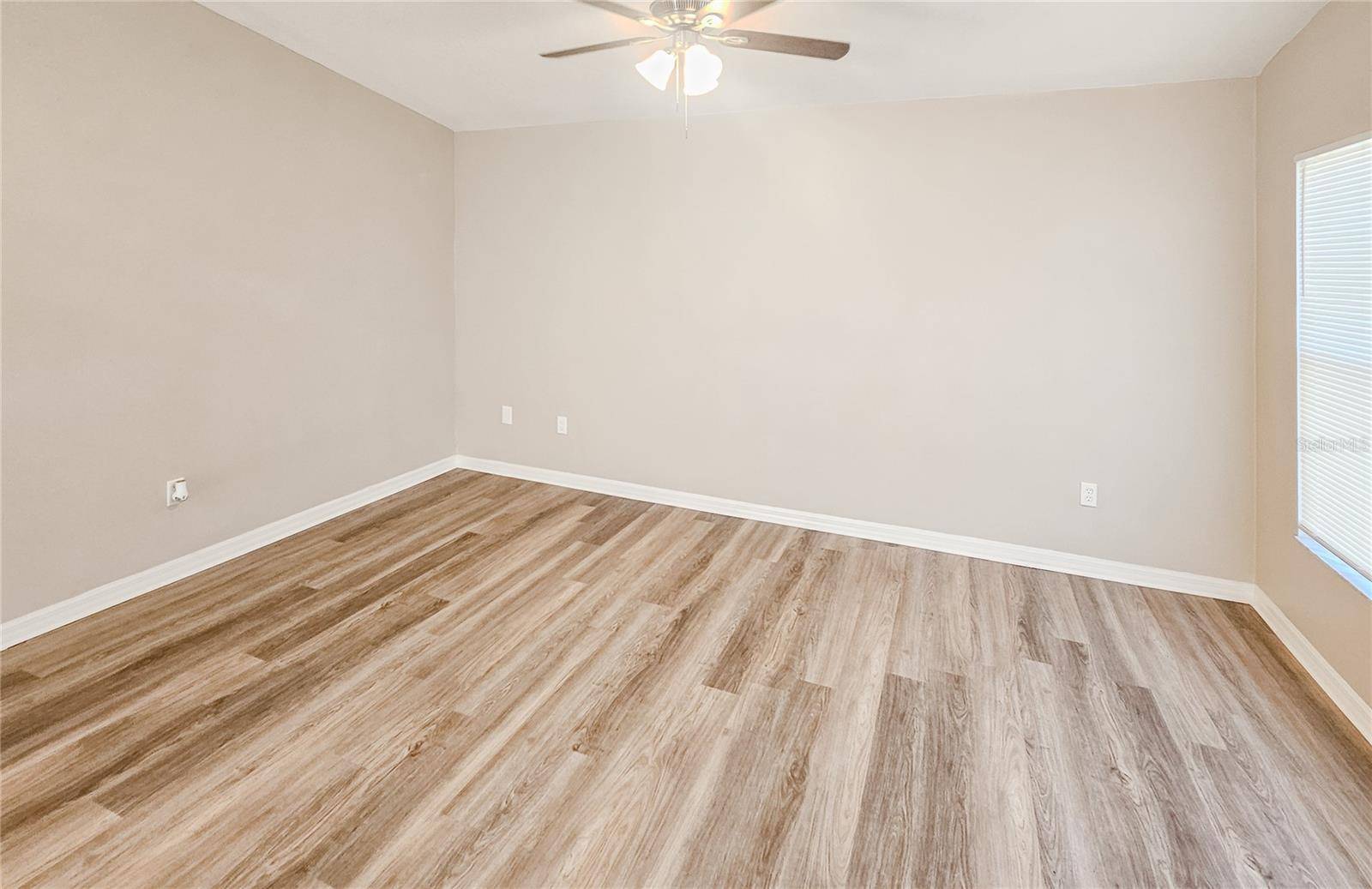 1013 E ESKIMO AVE, Tampa, FL 33604