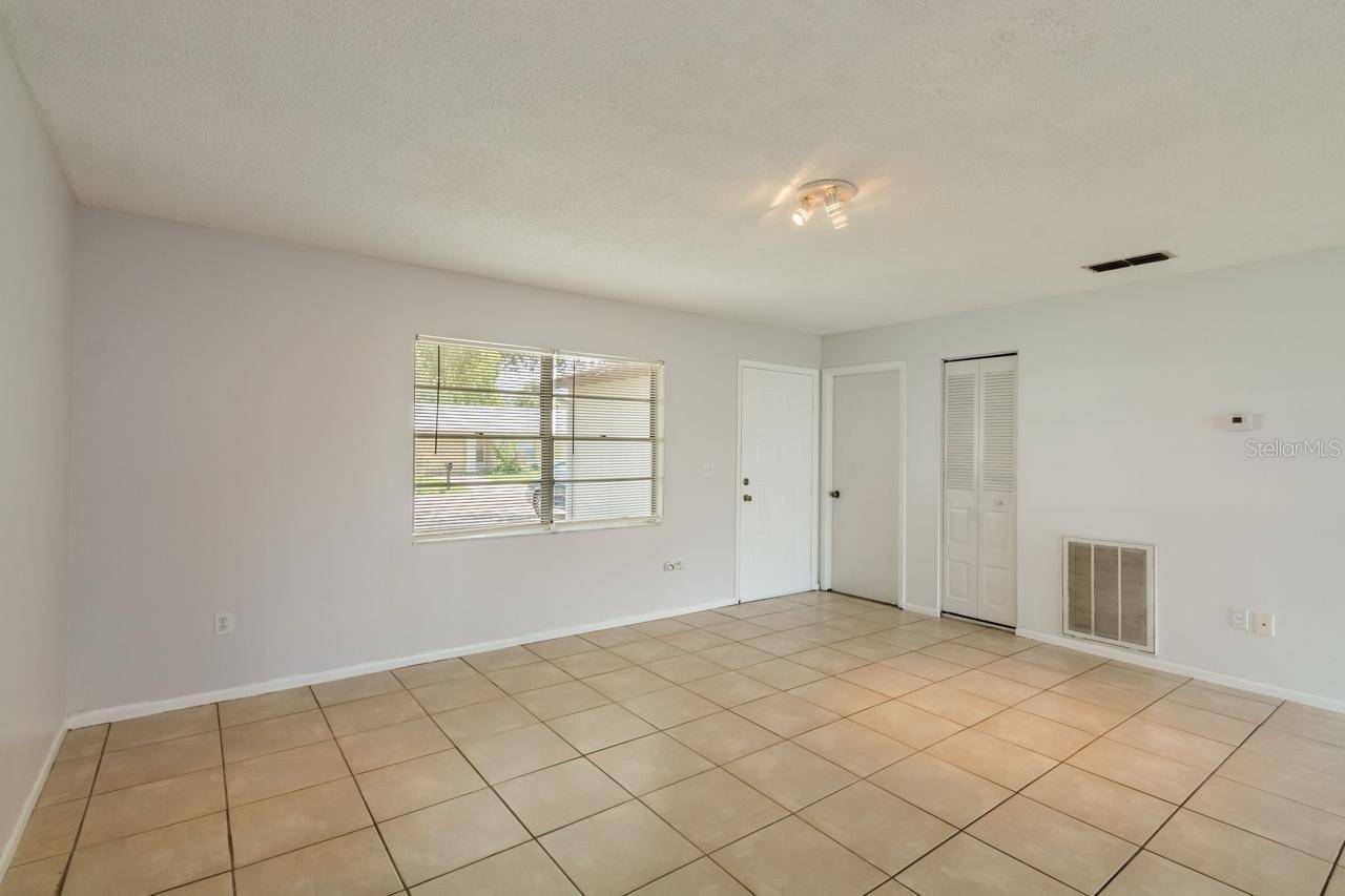 1074 BRIDLEWOOD WAY, Brandon, FL 33511
