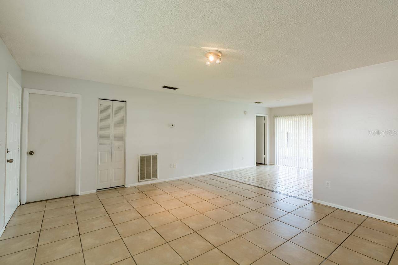 1074 BRIDLEWOOD WAY, Brandon, FL 33511
