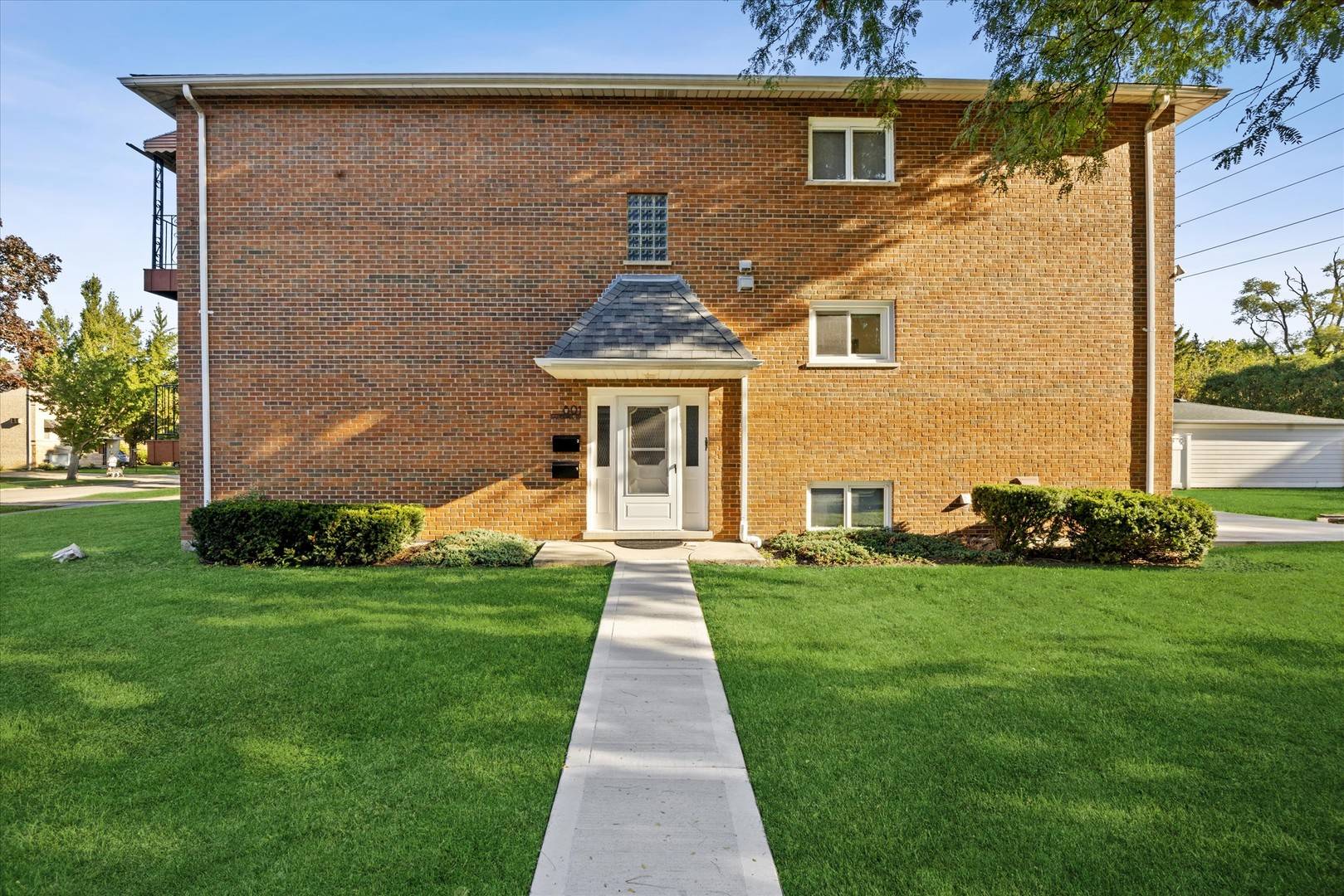 801 Barnsdale RD #2, La Grange Park, IL 60526