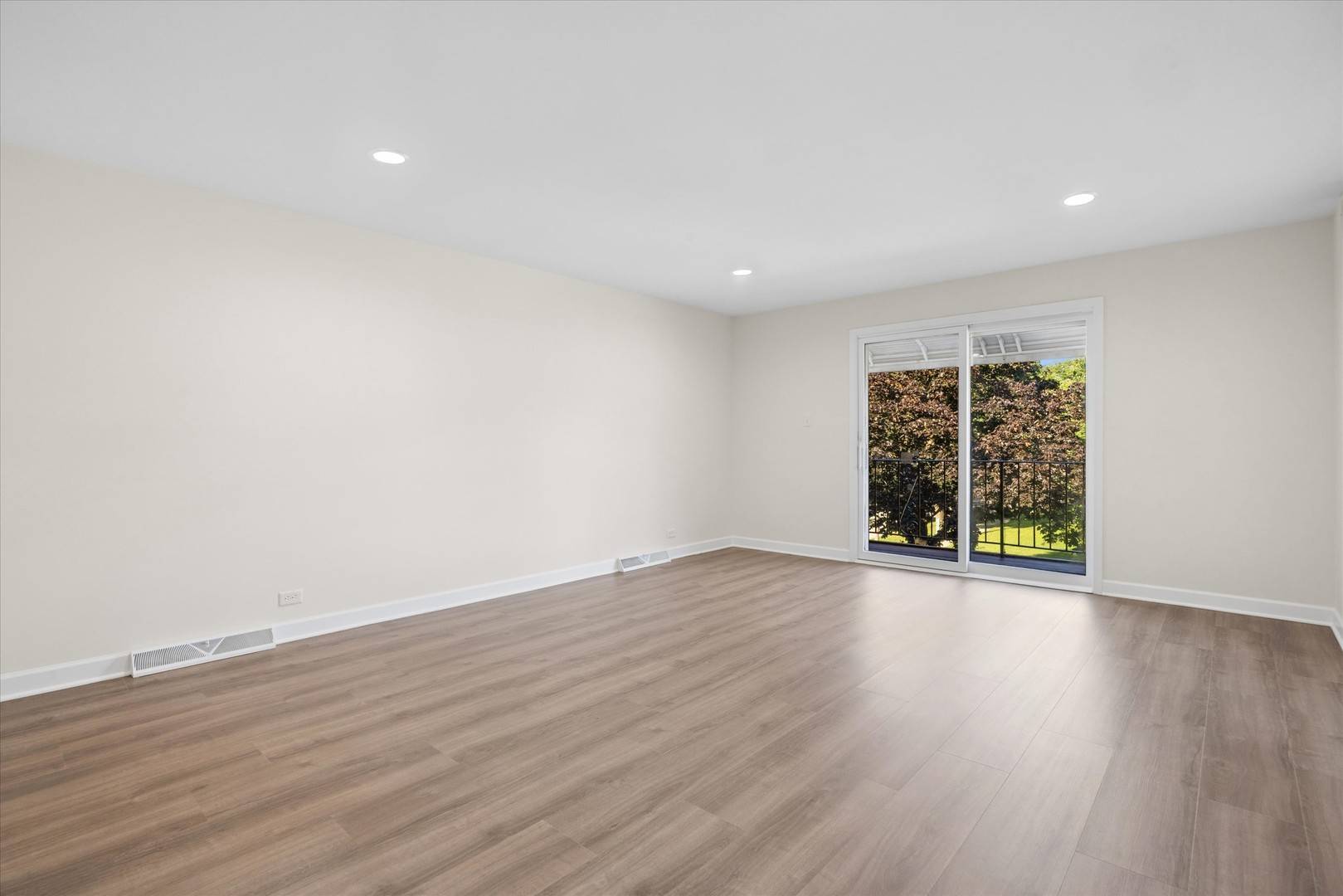 801 Barnsdale RD #2, La Grange Park, IL 60526