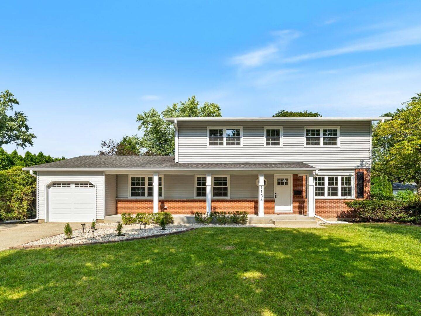 1134 E Paddock DR, Palatine, IL 60074