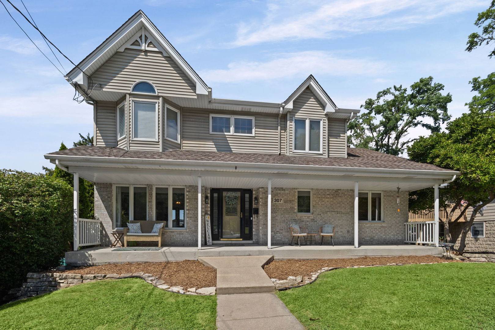 307 Cass ST, Lemont, IL 60439