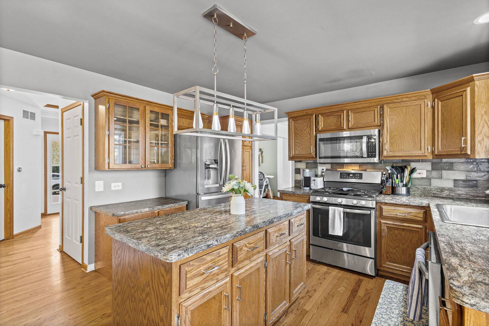 307 Cass ST, Lemont, IL 60439
