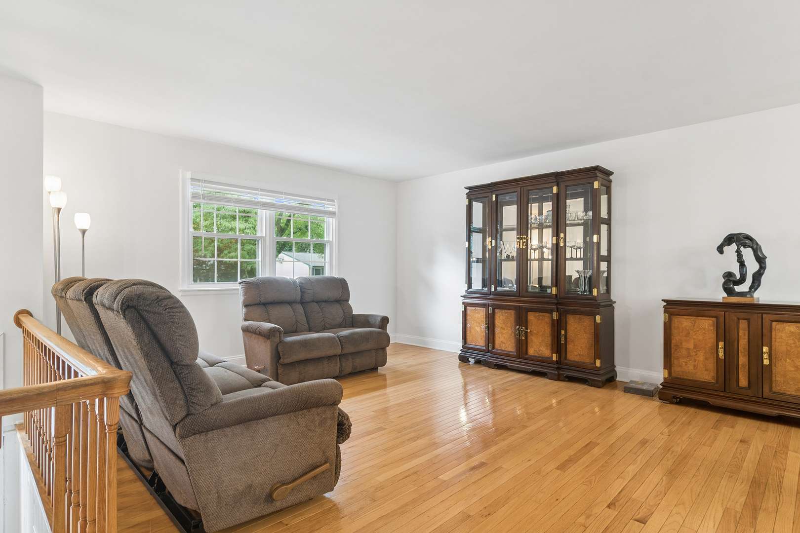 1120 Valley Stream DR, Wheeling, IL 60090