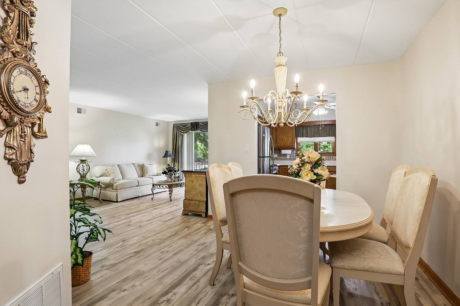 11009 S Theresa CIR #2B, Palos Hills, IL 60465