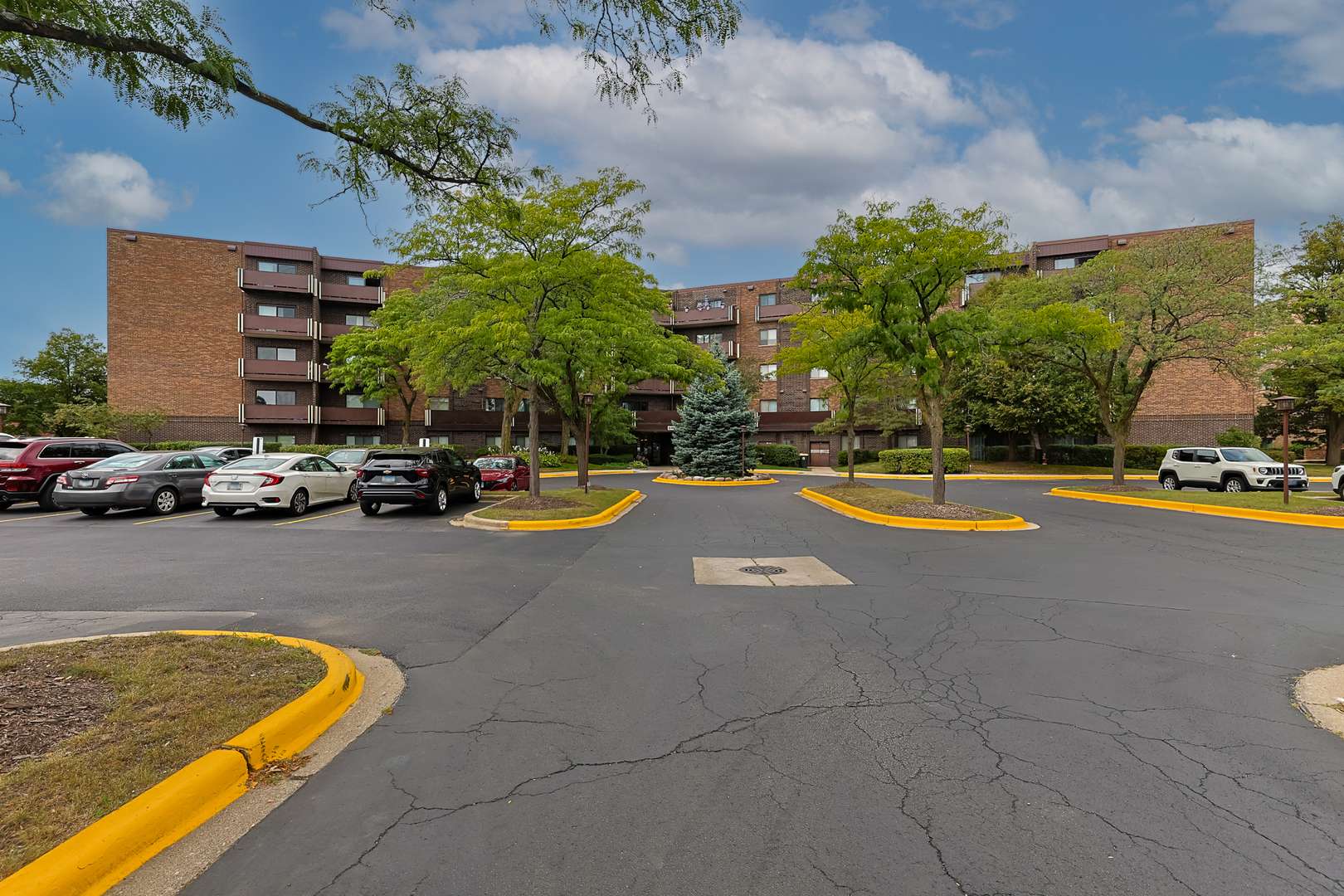 840 Wellington AVE #501, Elk Grove Village, IL 60007