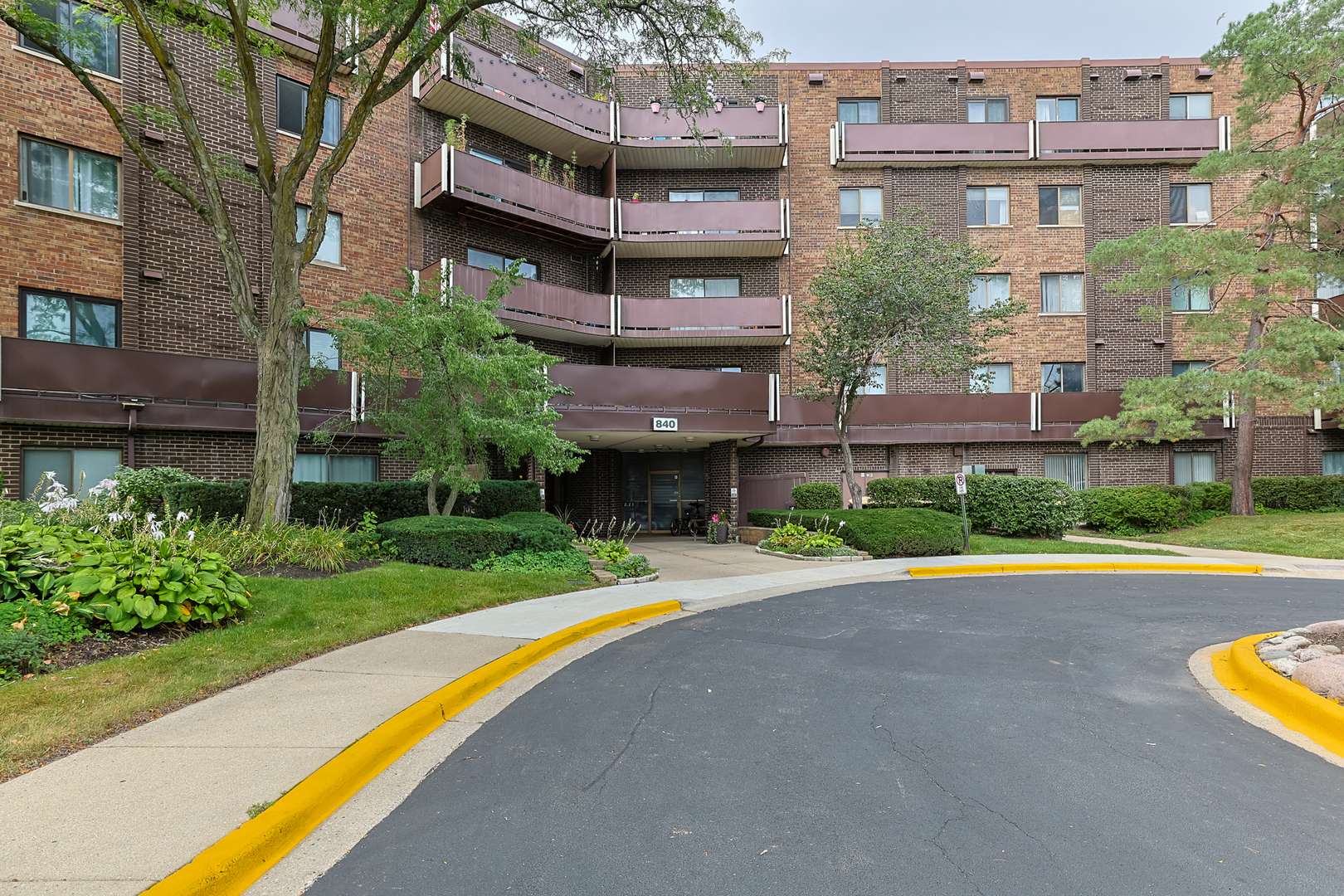 840 Wellington AVE #501, Elk Grove Village, IL 60007