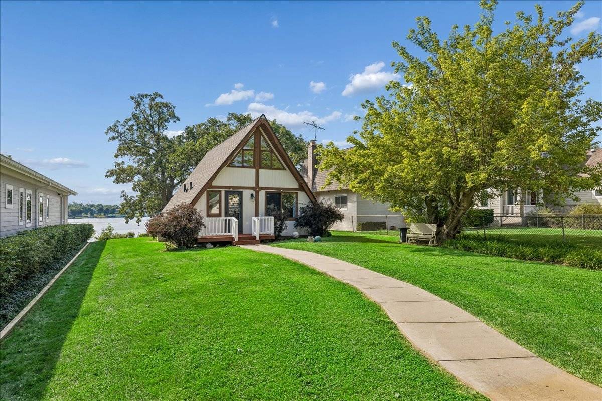 40576 N Grand AVE, Antioch, IL 60002