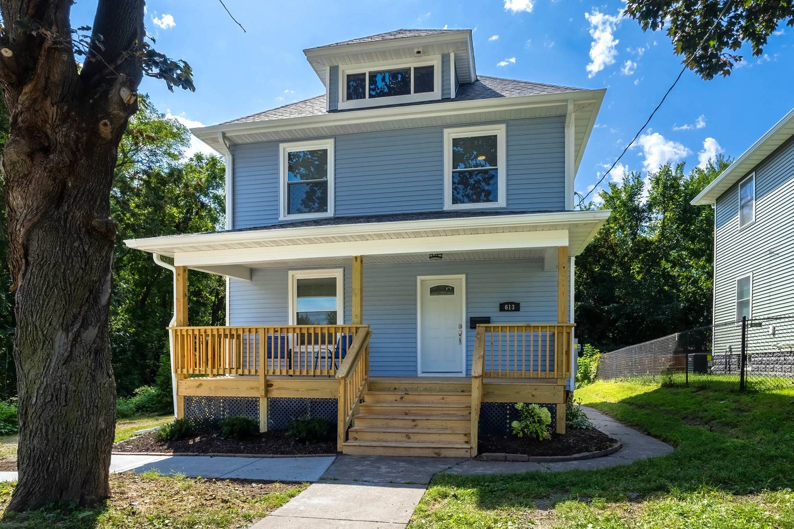613 W 13th ST, Davenport, IA 52803