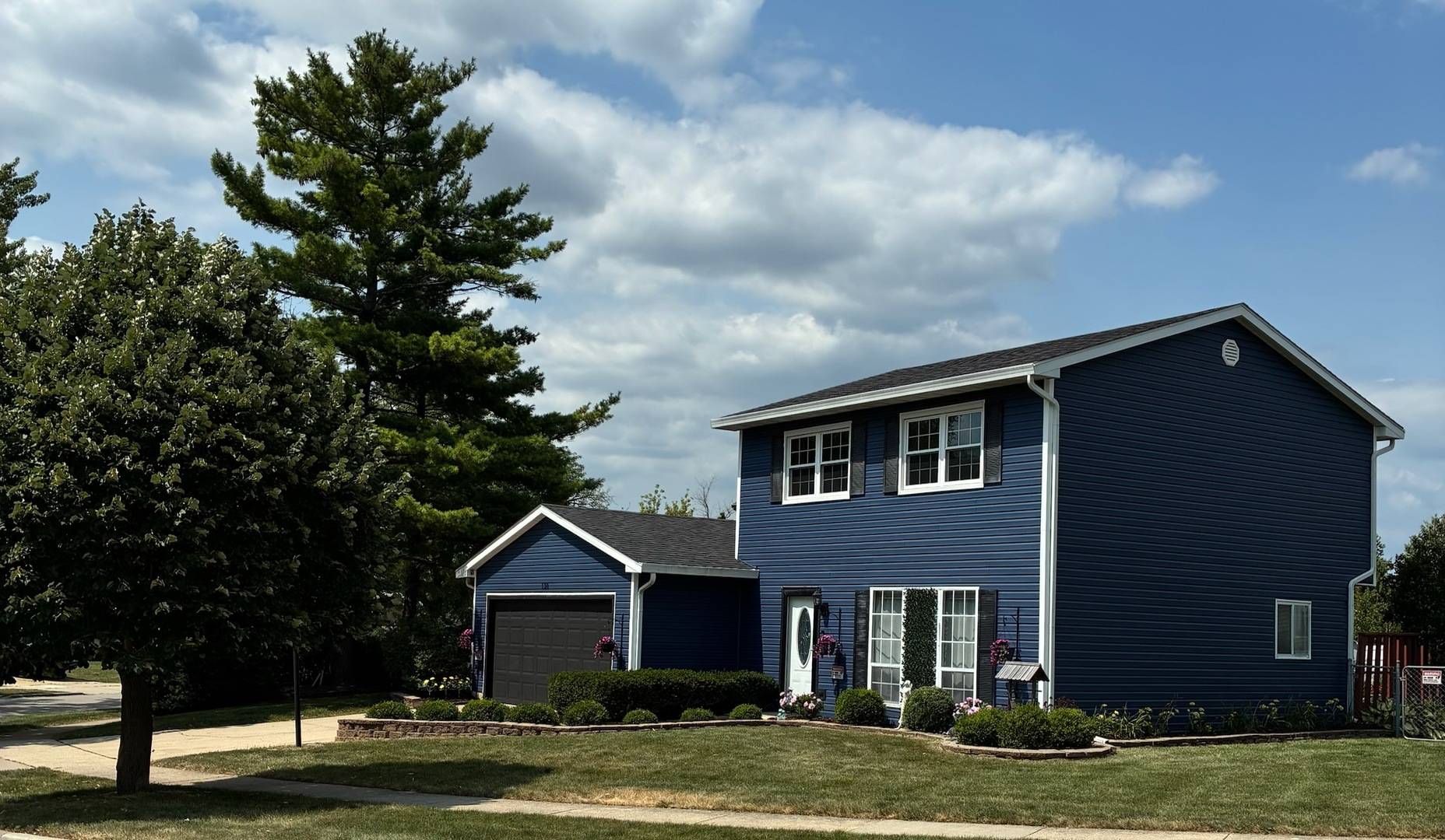 130 Lasalle RD, Streamwood, IL 60107