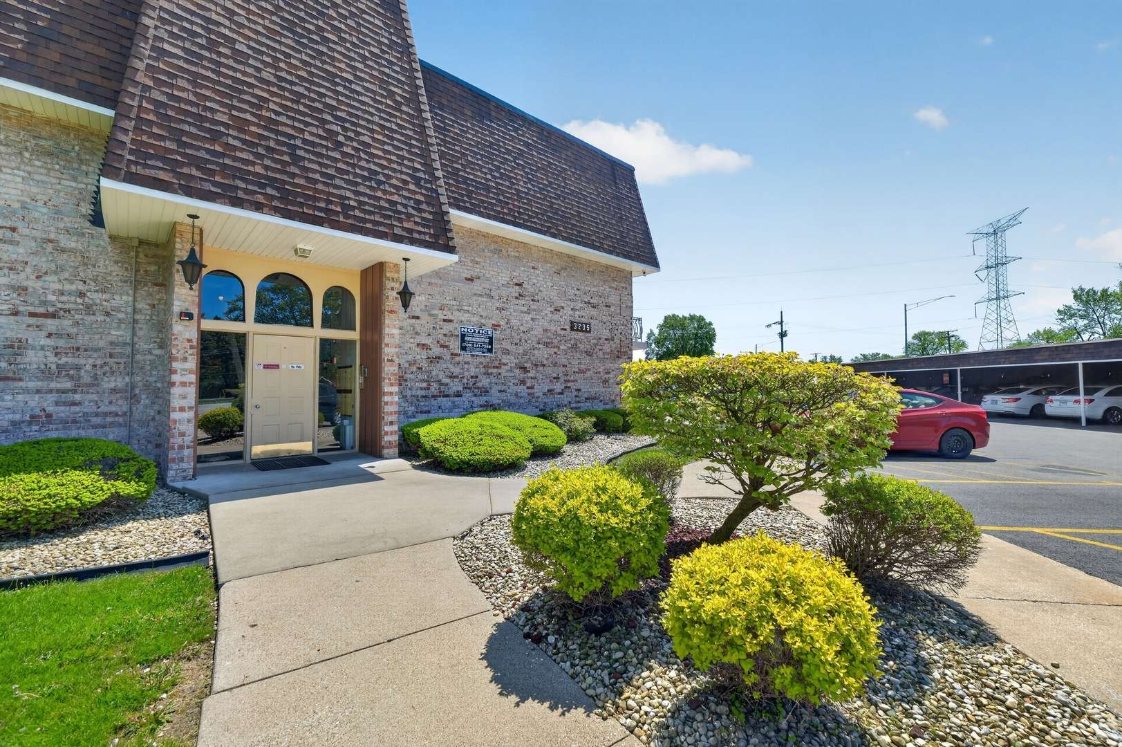 3235 S Manor DR #104, Lansing, IL 60438