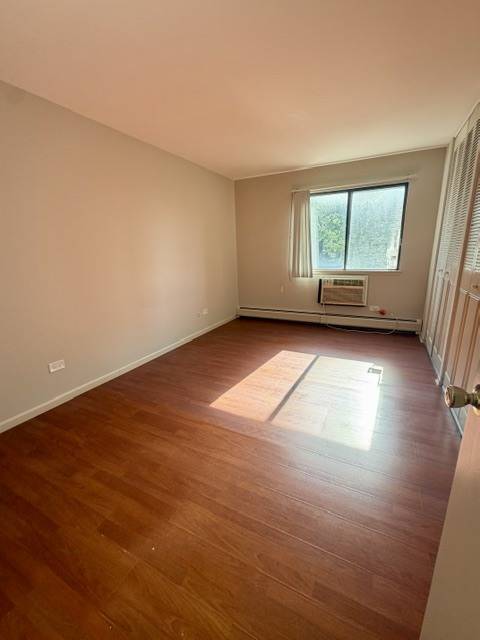 5348 N Cumberland AVE #300, Chicago, IL 60656