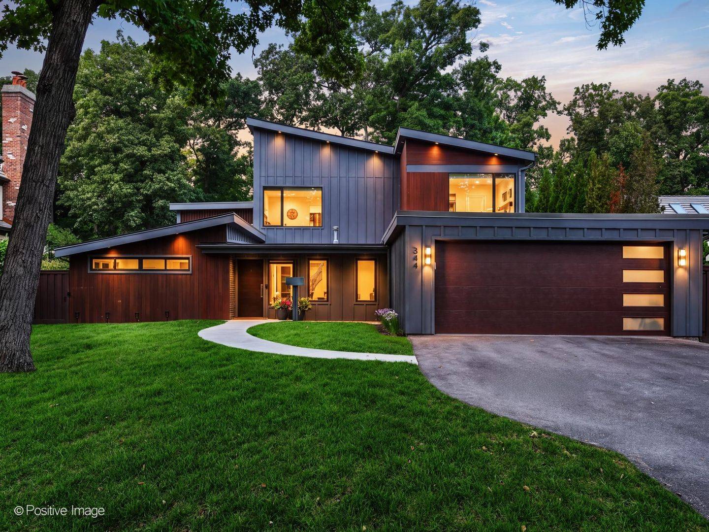 344 E Witchwood LN, Lake Bluff, IL 60044