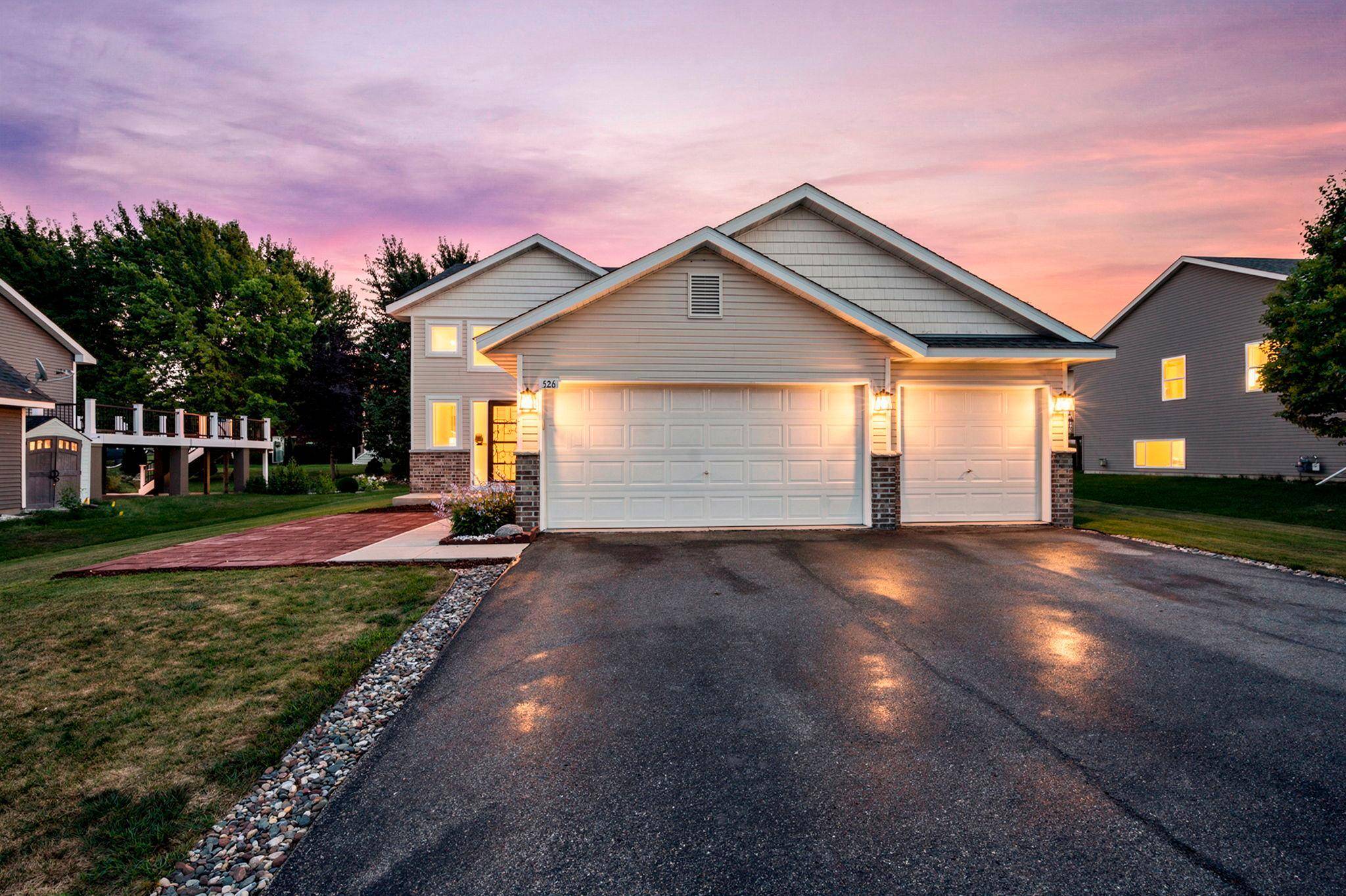 526 Hackney AVE, Shakopee, MN 55379