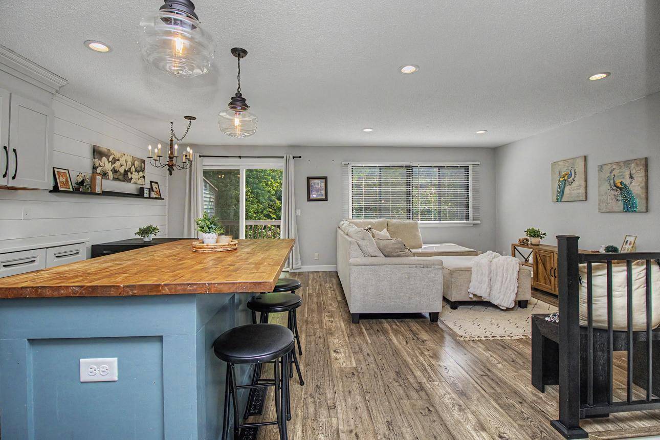 2819 Wimbledon RDG, Woodbury, MN 55125