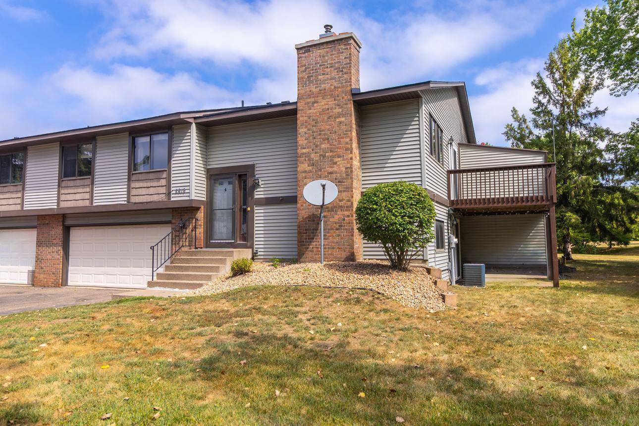 2819 Wimbledon RDG, Woodbury, MN 55125