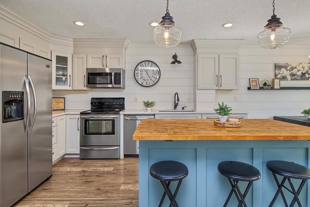 2819 Wimbledon RDG, Woodbury, MN 55125