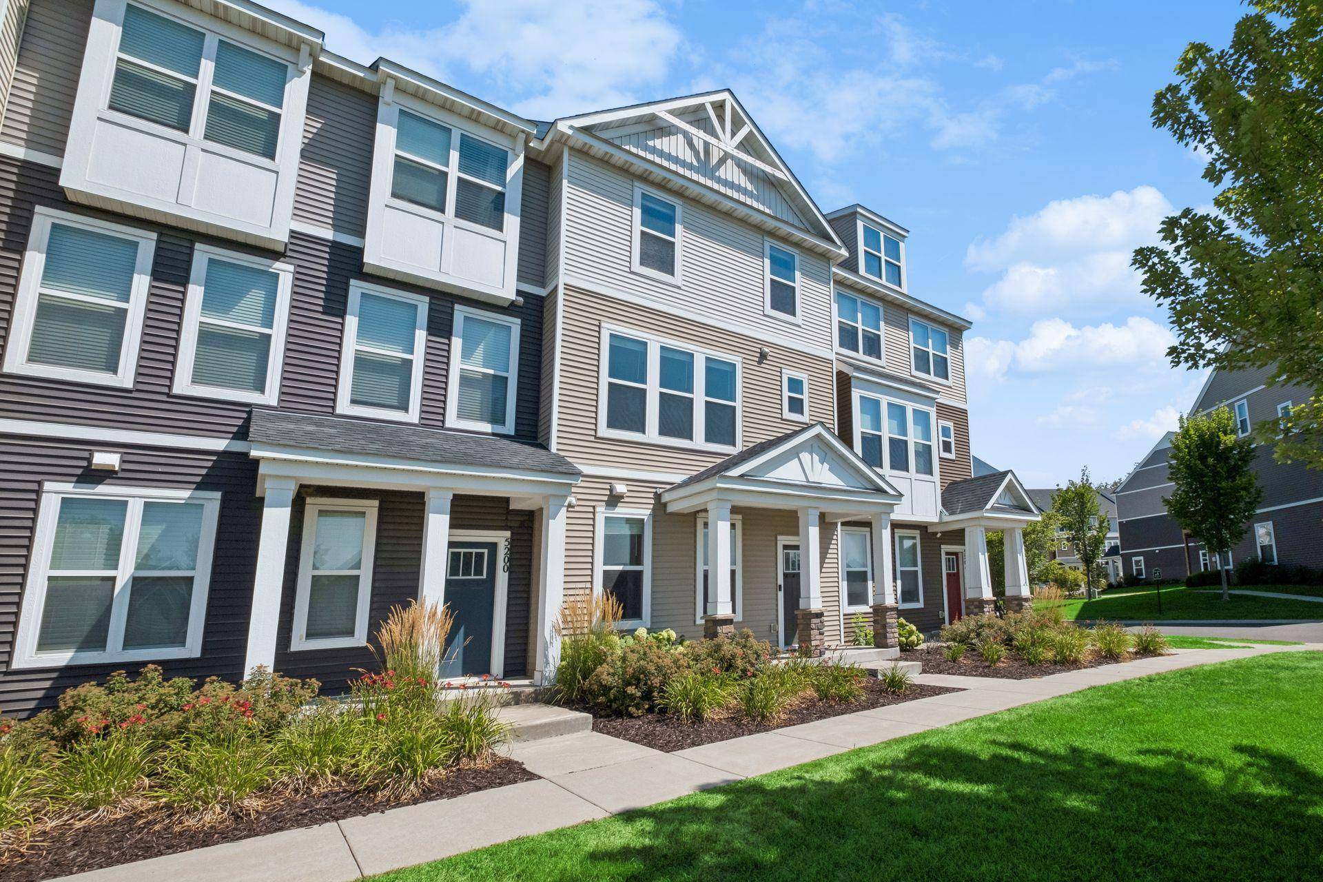 5202 Hampton ST NE, Prior Lake, MN 55372