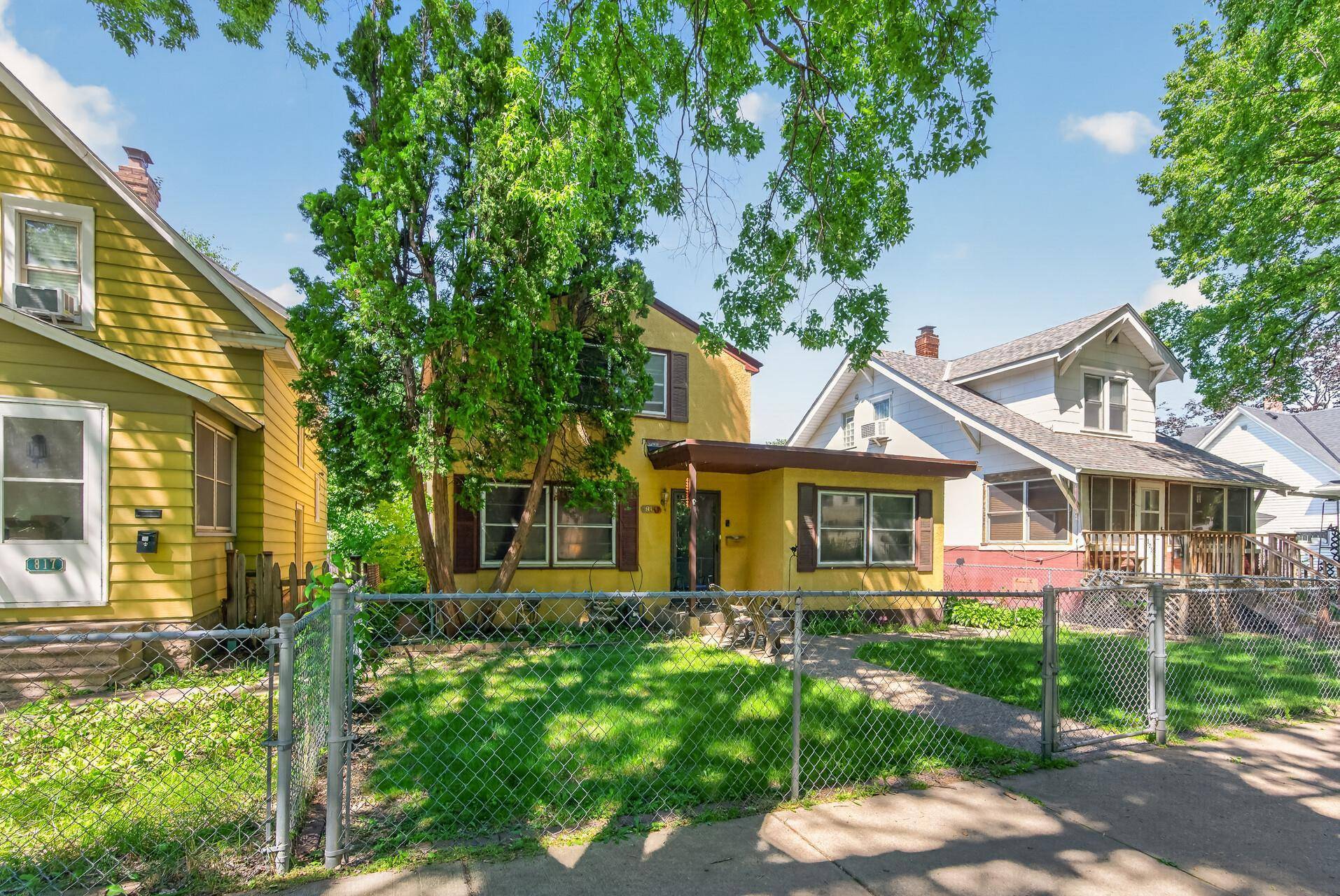 813 Minnehaha AVE W, Saint Paul, MN 55104