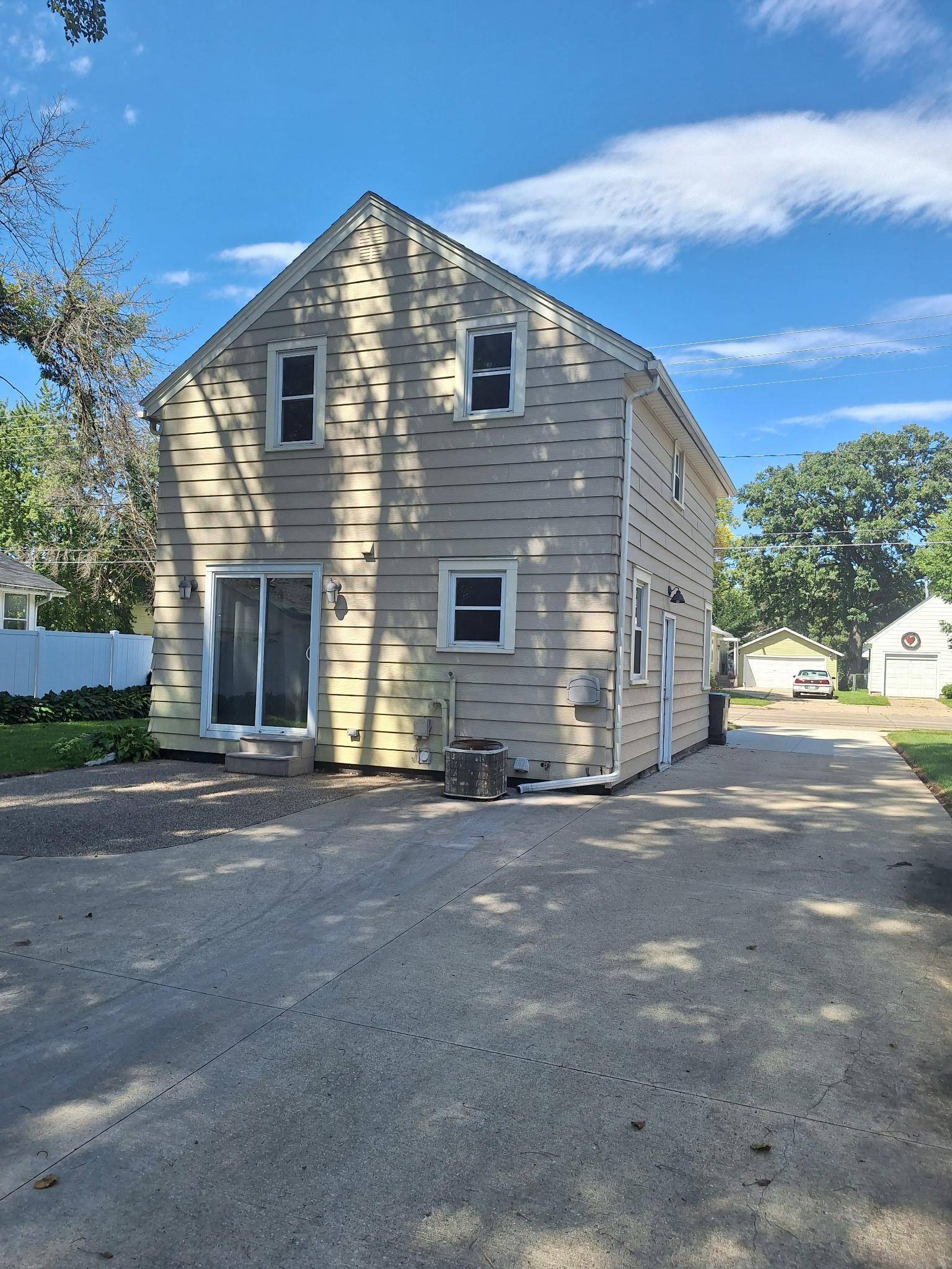 806 8th AVE SE, Austin, MN 55912