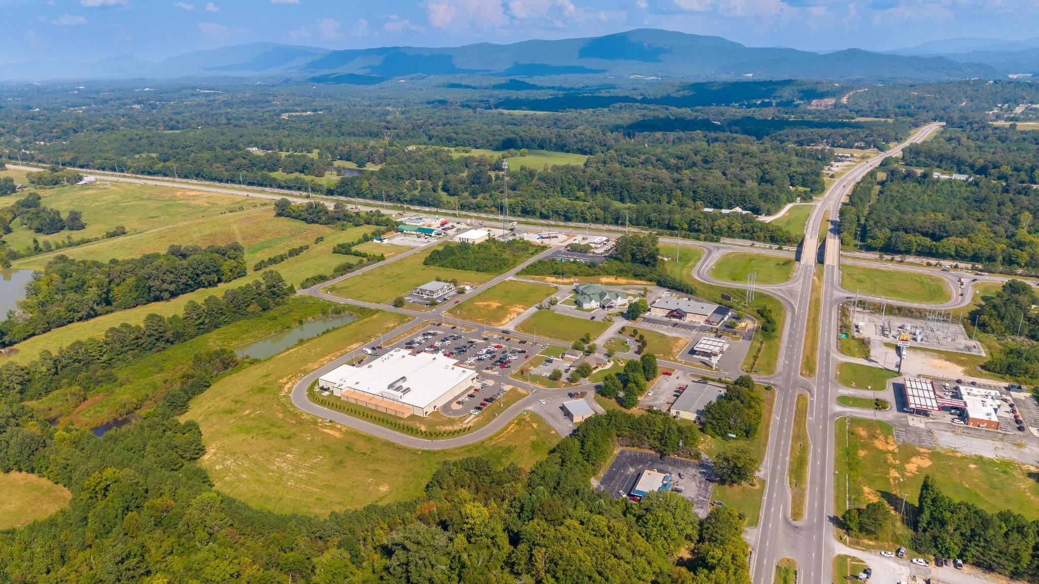 2223 Ocoee Town & Country, Ocoee, TN 37361