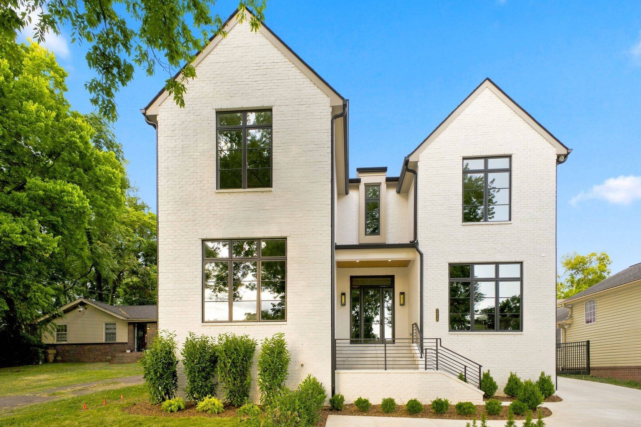 2412 Vaulx Ln, Nashville, TN 37204