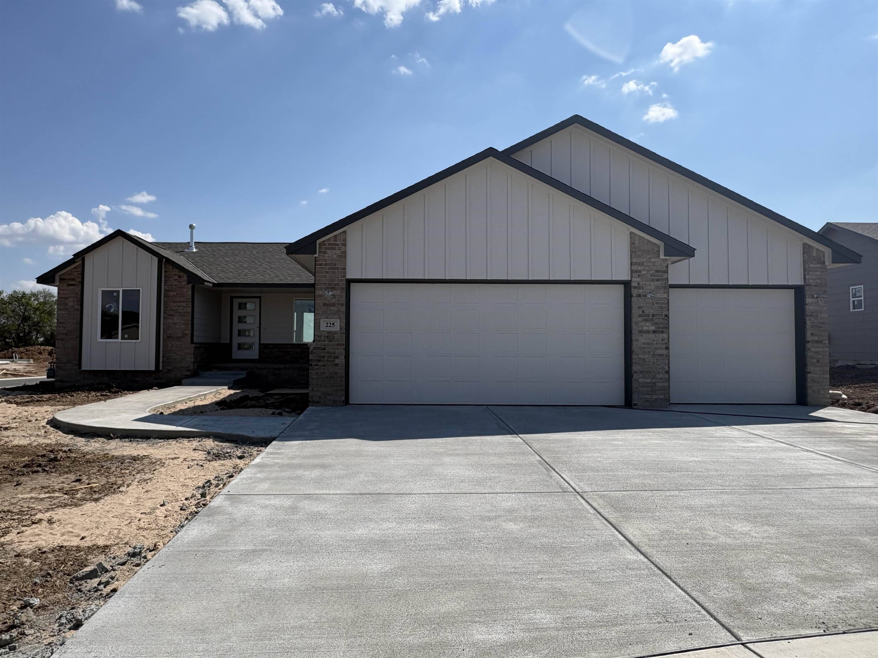 225 E Hanscom St., Derby, KS 67037