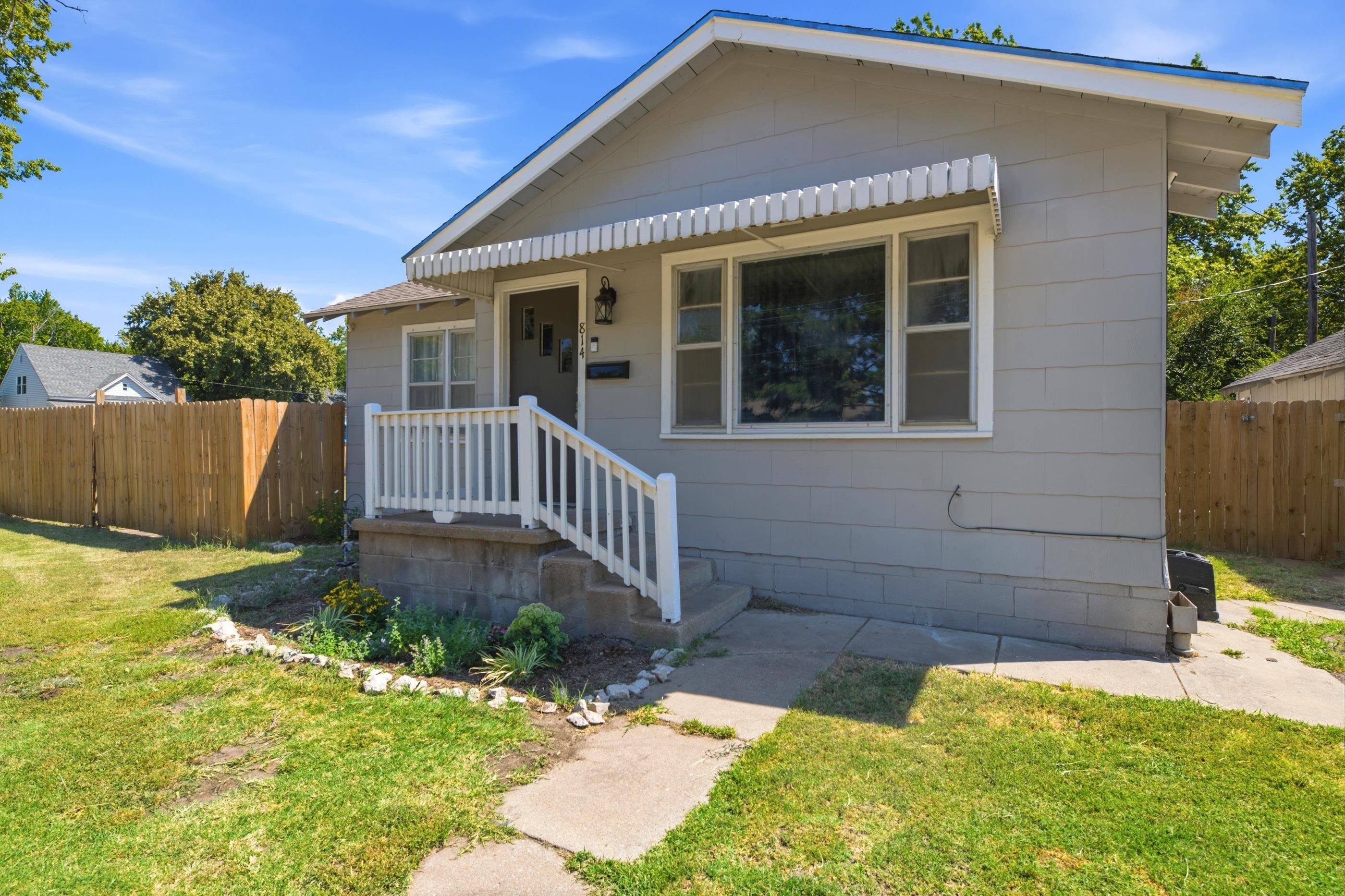 814 N DEARBORN, Augusta, KS 67010