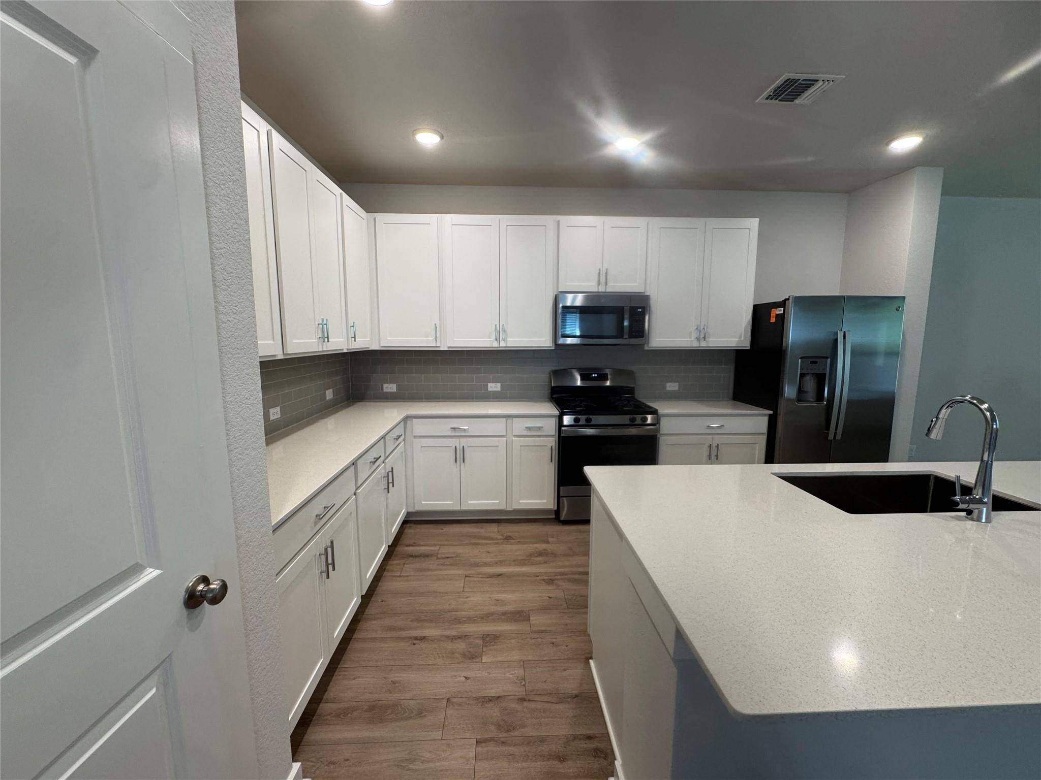 108 Sorghum DR, Hutto, TX 78634