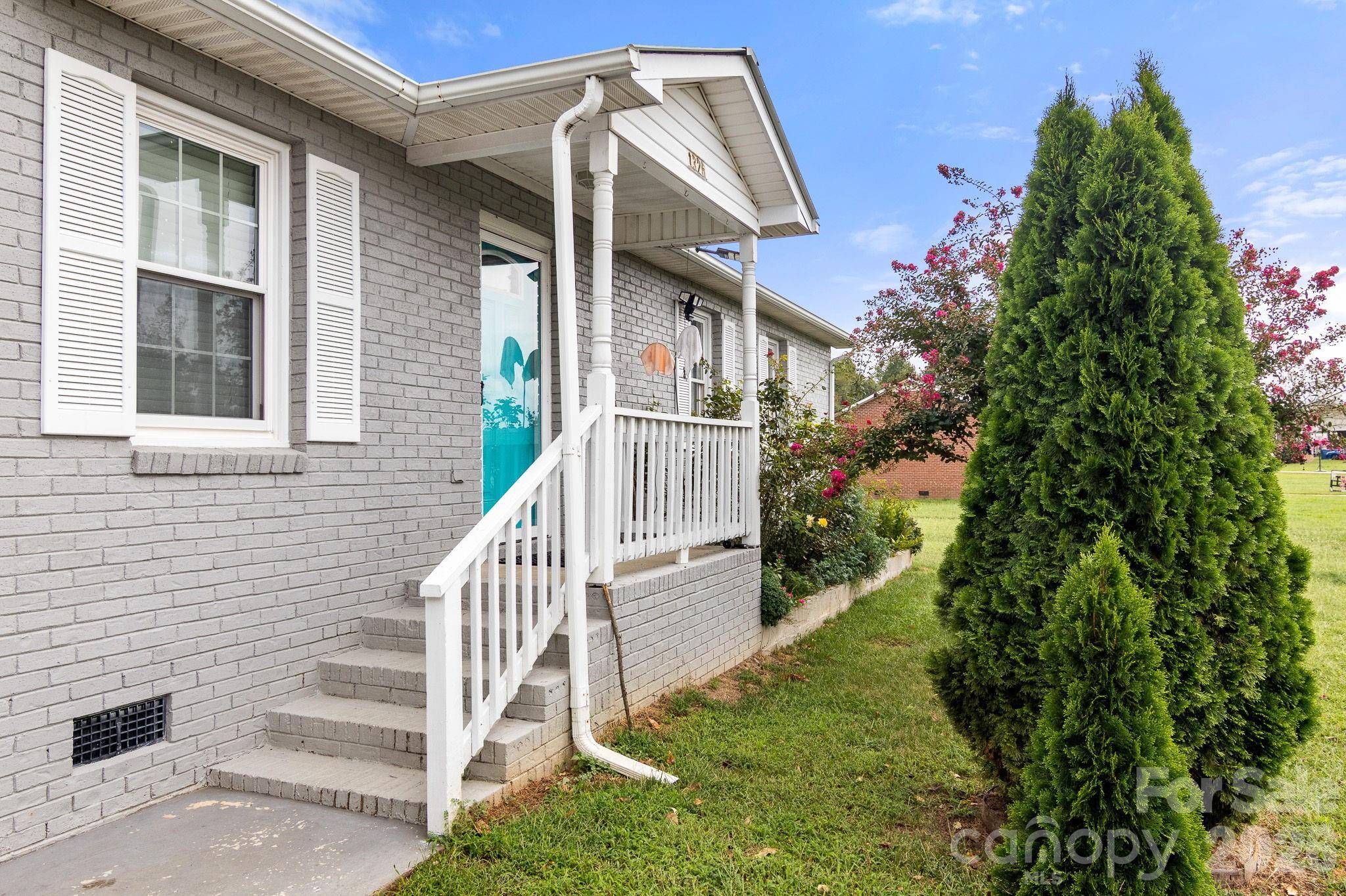 1326 New House RD, Shelby, NC 28150