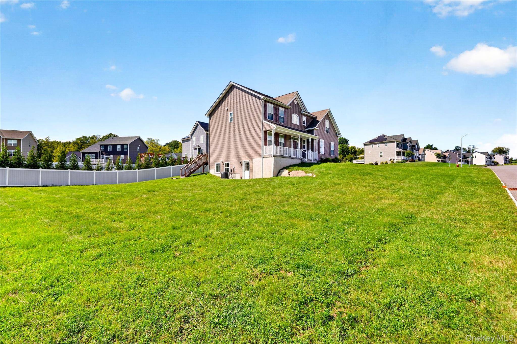 14 Hopkins CT, Washingtonville, NY 10992