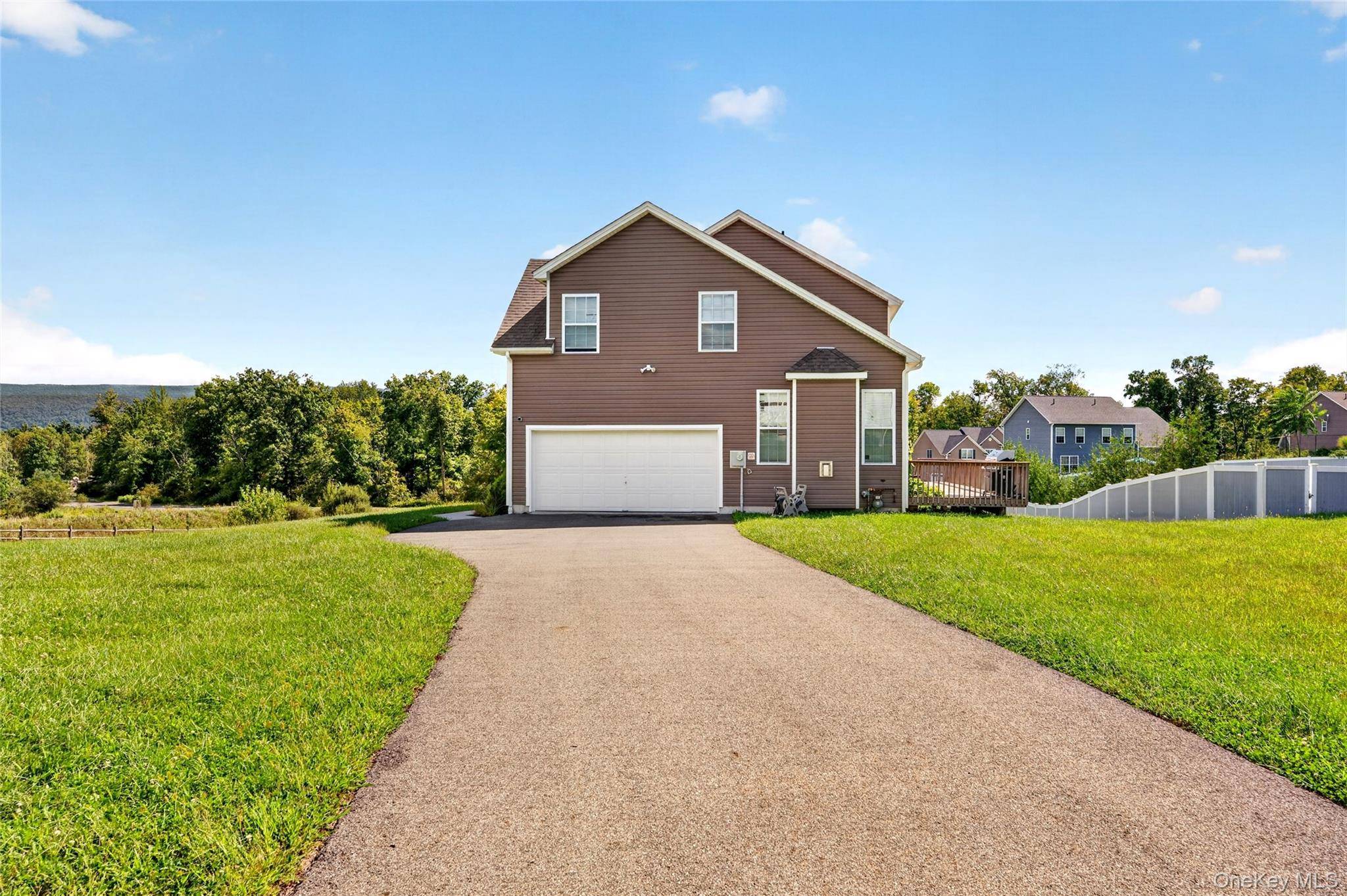 14 Hopkins CT, Washingtonville, NY 10992