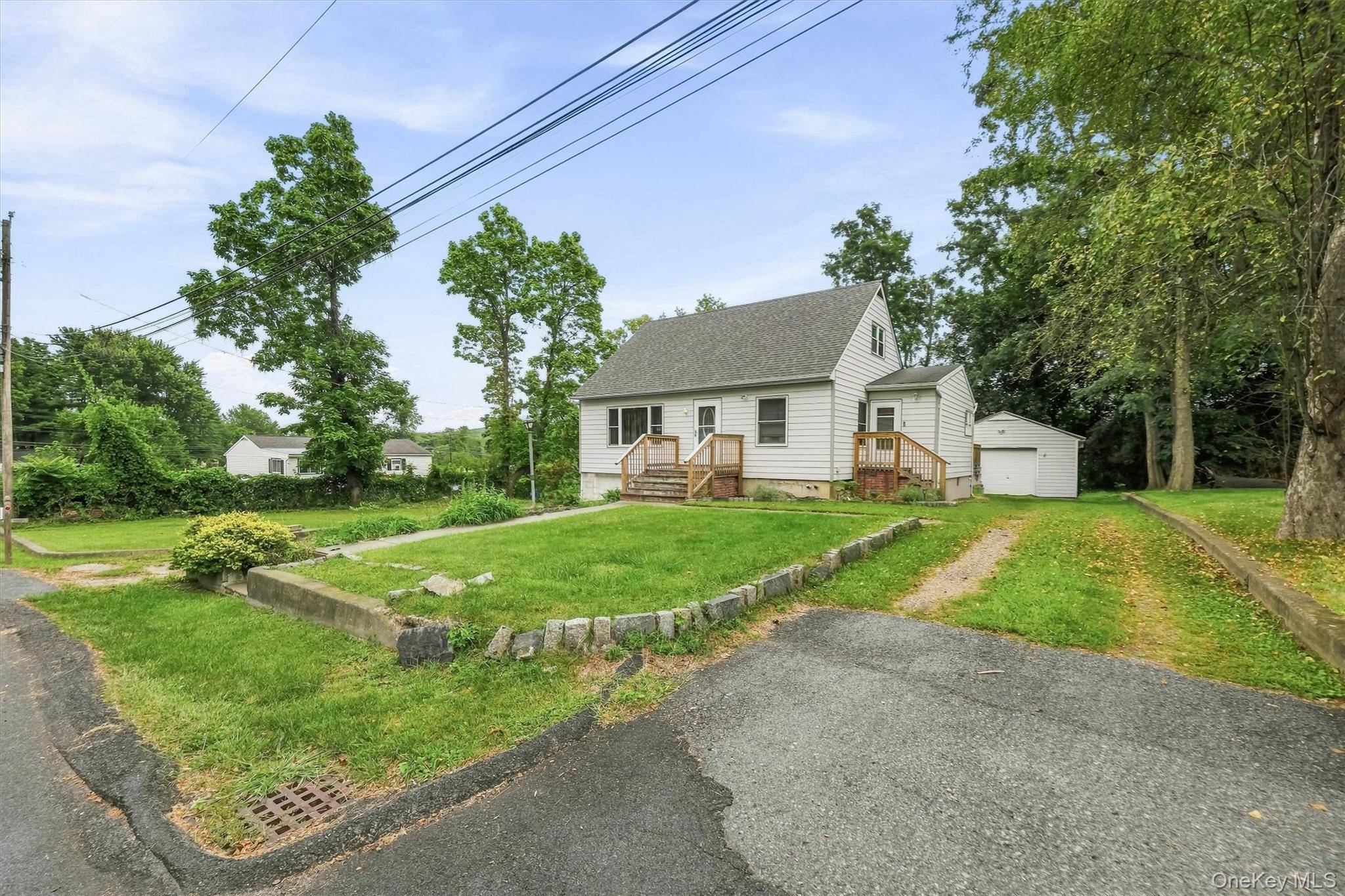 4 Garrett PL, Poughkeepsie, NY 12603