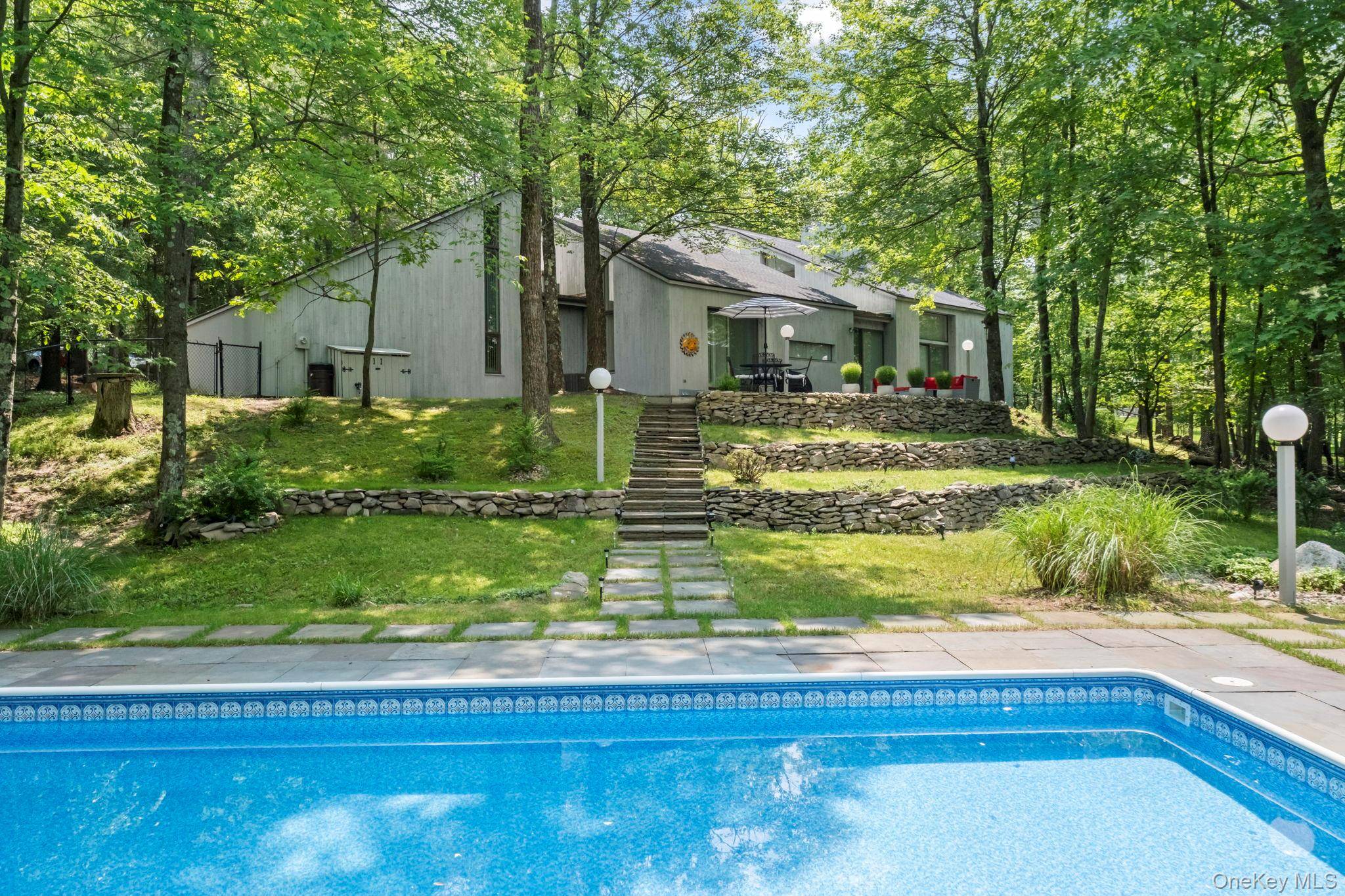 19-21 Lincoln TER #19, Middletown, NY 10940