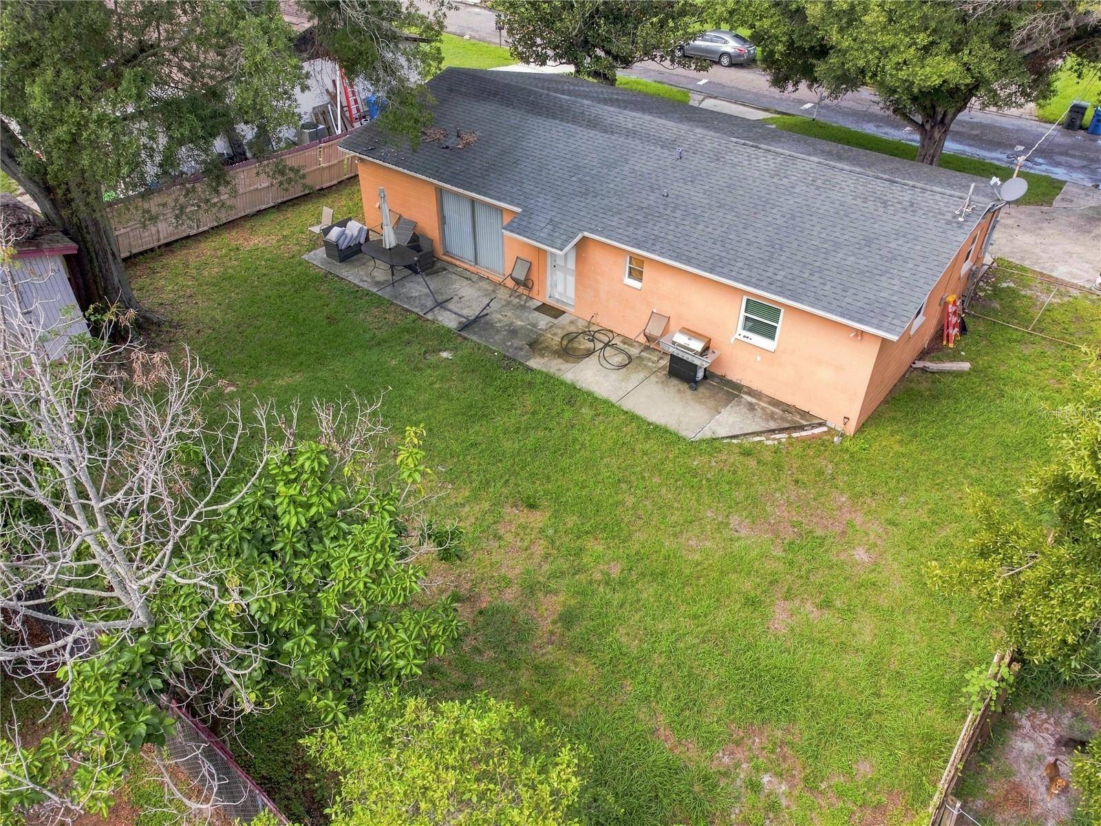 802 PAPAYA DR, Tampa, FL 33619