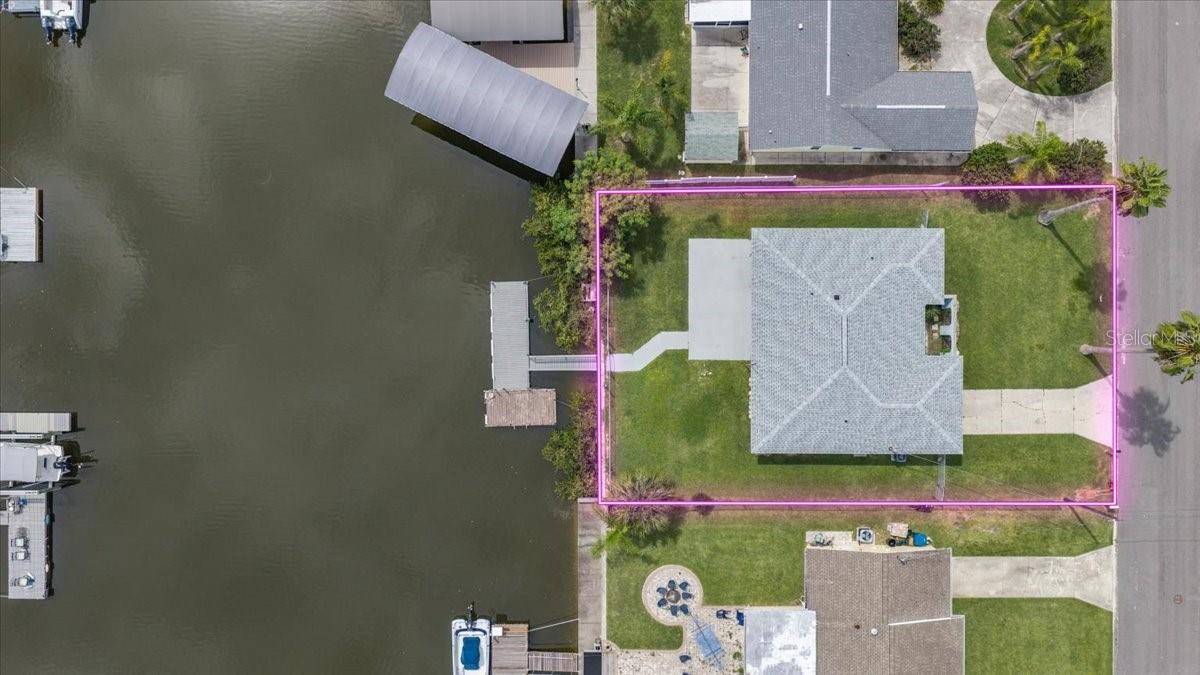 4284 COLUMBUS DR, Hernando Beach, FL 34607