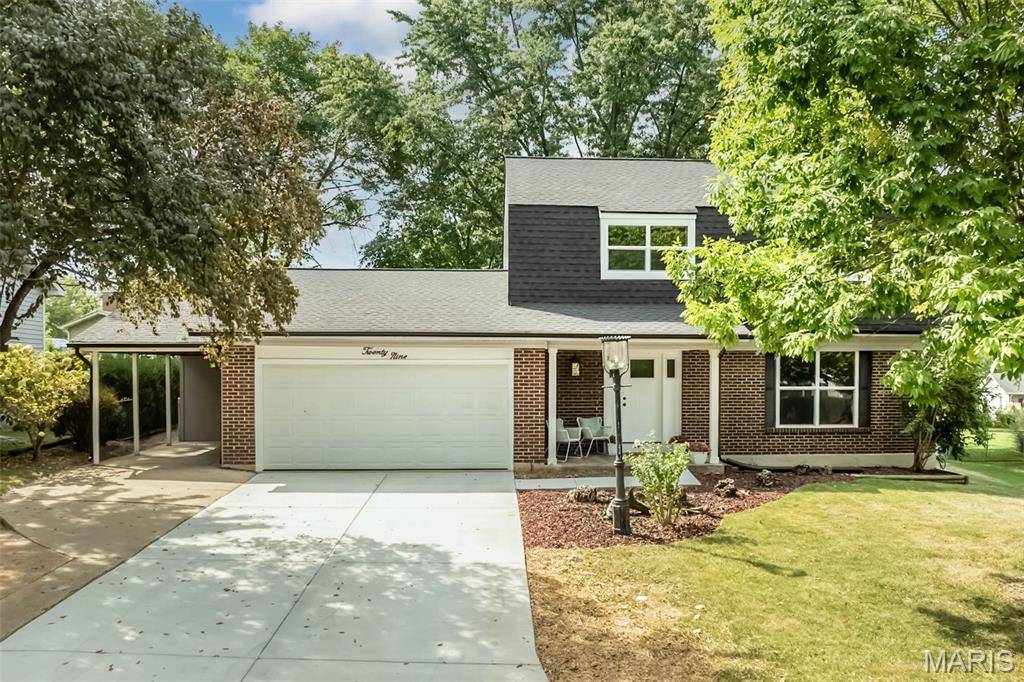 29 Mill Race DR, St Peters, MO 63376