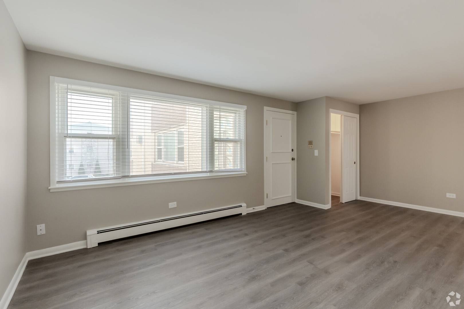 7538 W Lawrence AVE #1SW, Harwood Heights, IL 60706