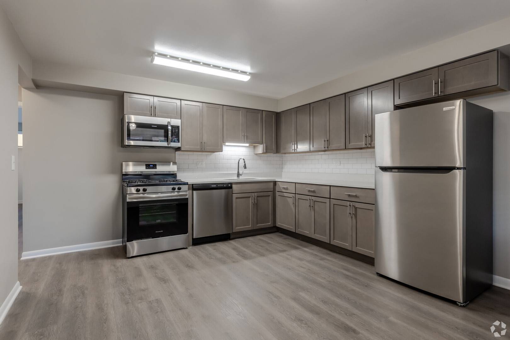 7538 W Lawrence AVE #1SW, Harwood Heights, IL 60706