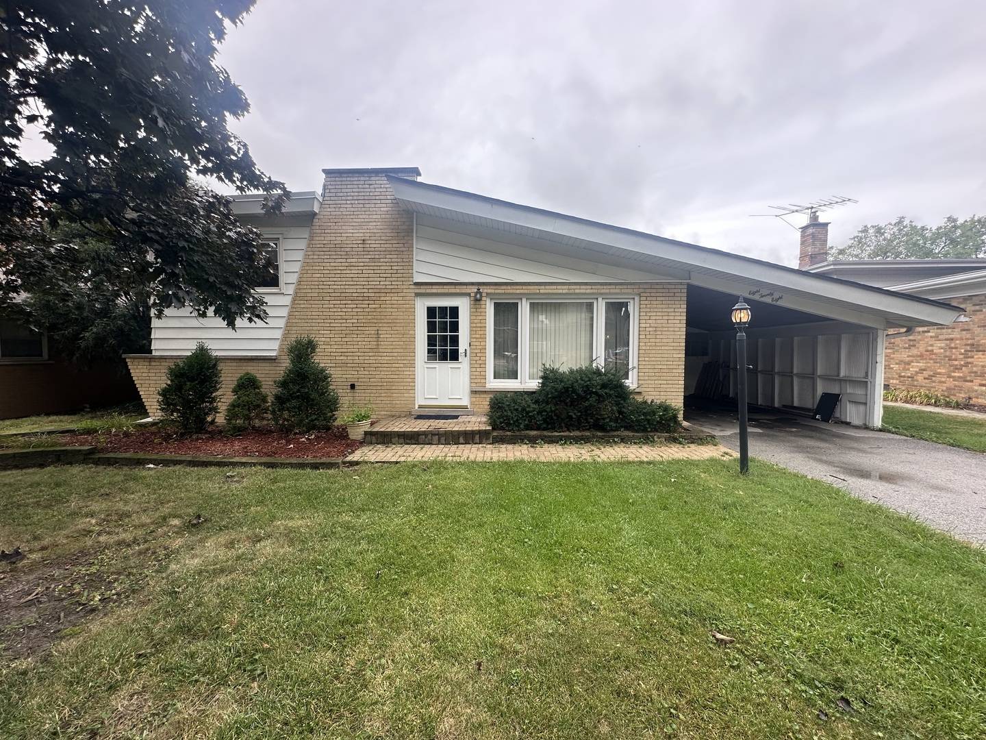 828 WARNER AVE, Lemont, IL 60439