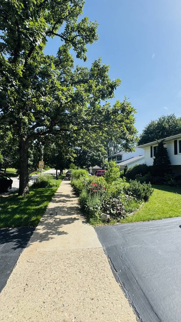 3220 Saratoga AVE, Downers Grove, IL 60515