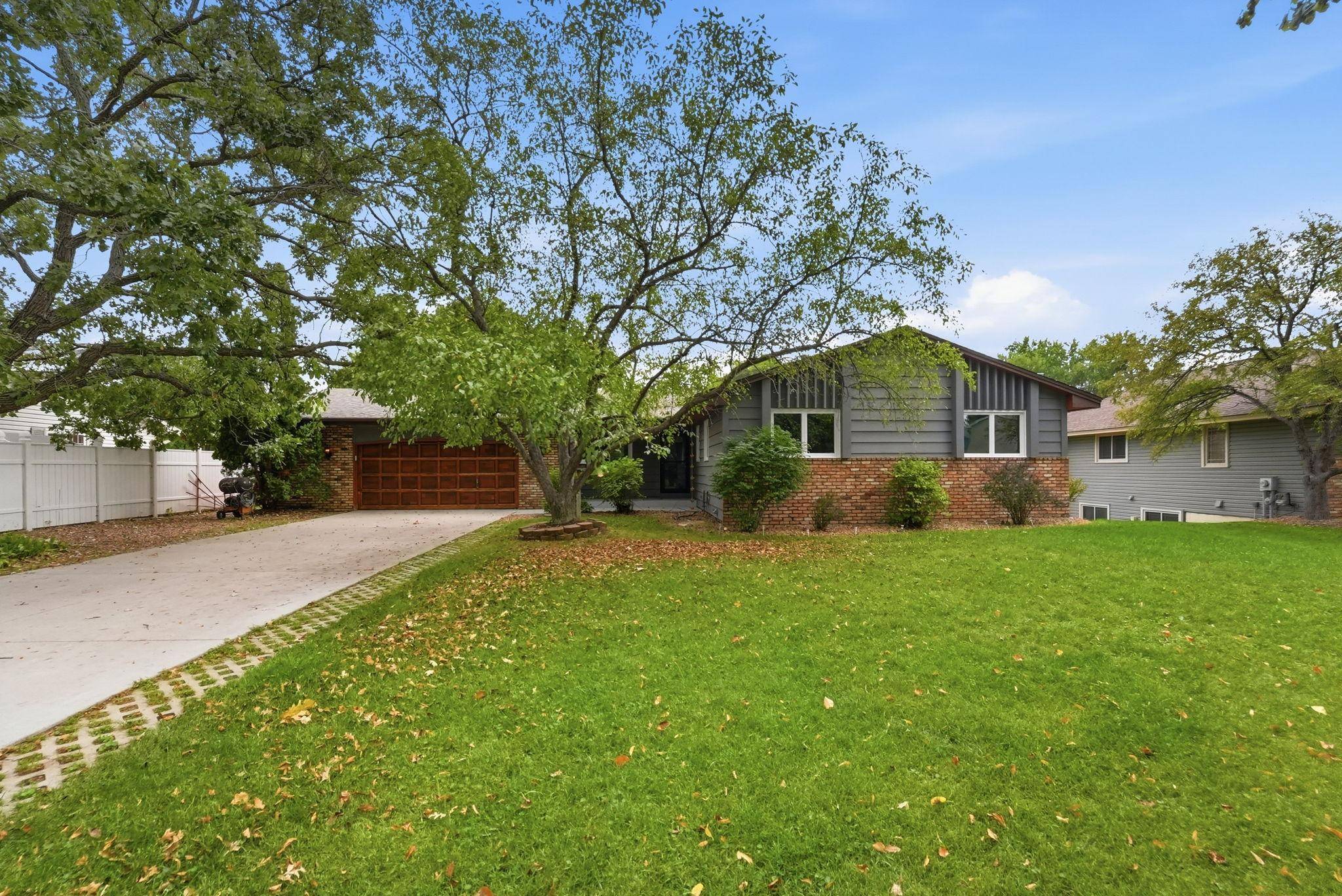 112 108th AVE NW, Coon Rapids, MN 55448