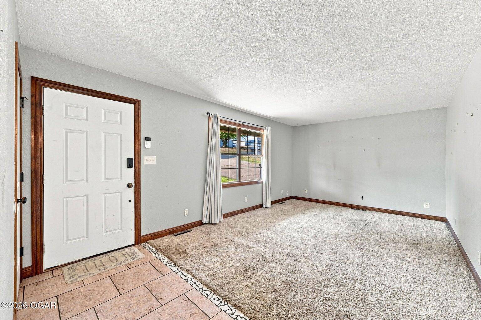104 W South ST, Neosho, MO 64850