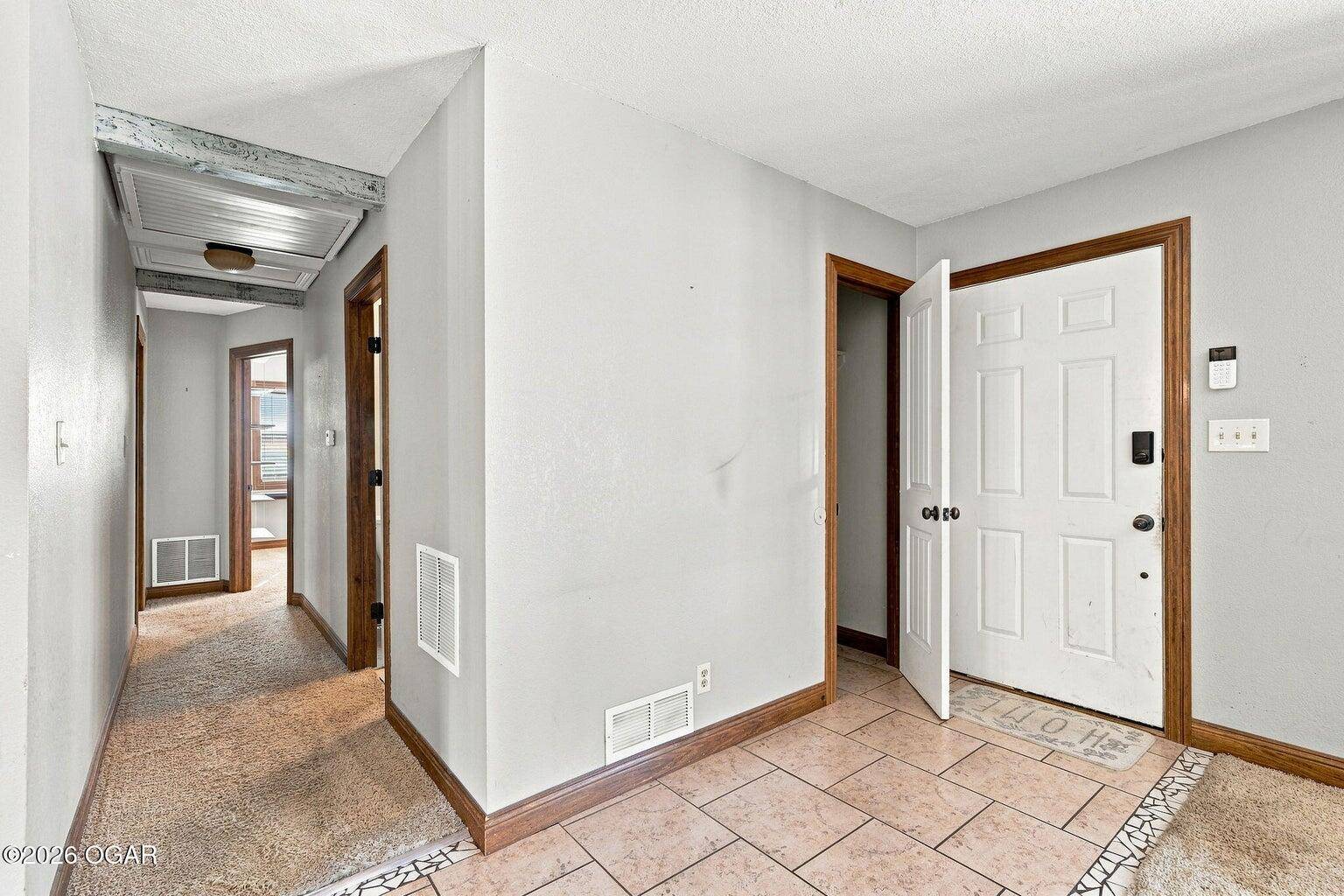 104 W South ST, Neosho, MO 64850