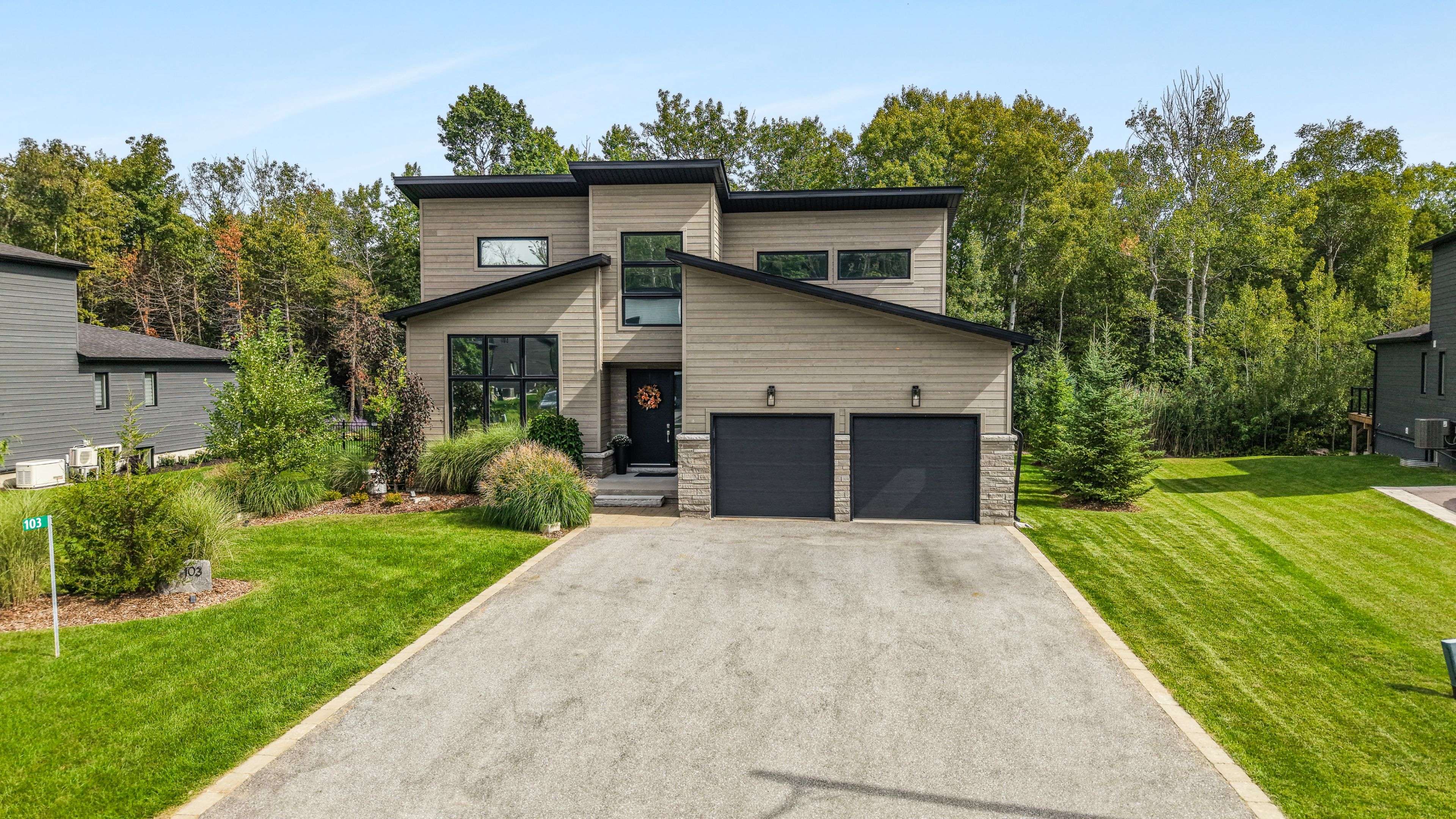 103 Tekiah RD, Blue Mountains, ON N0H 1J0