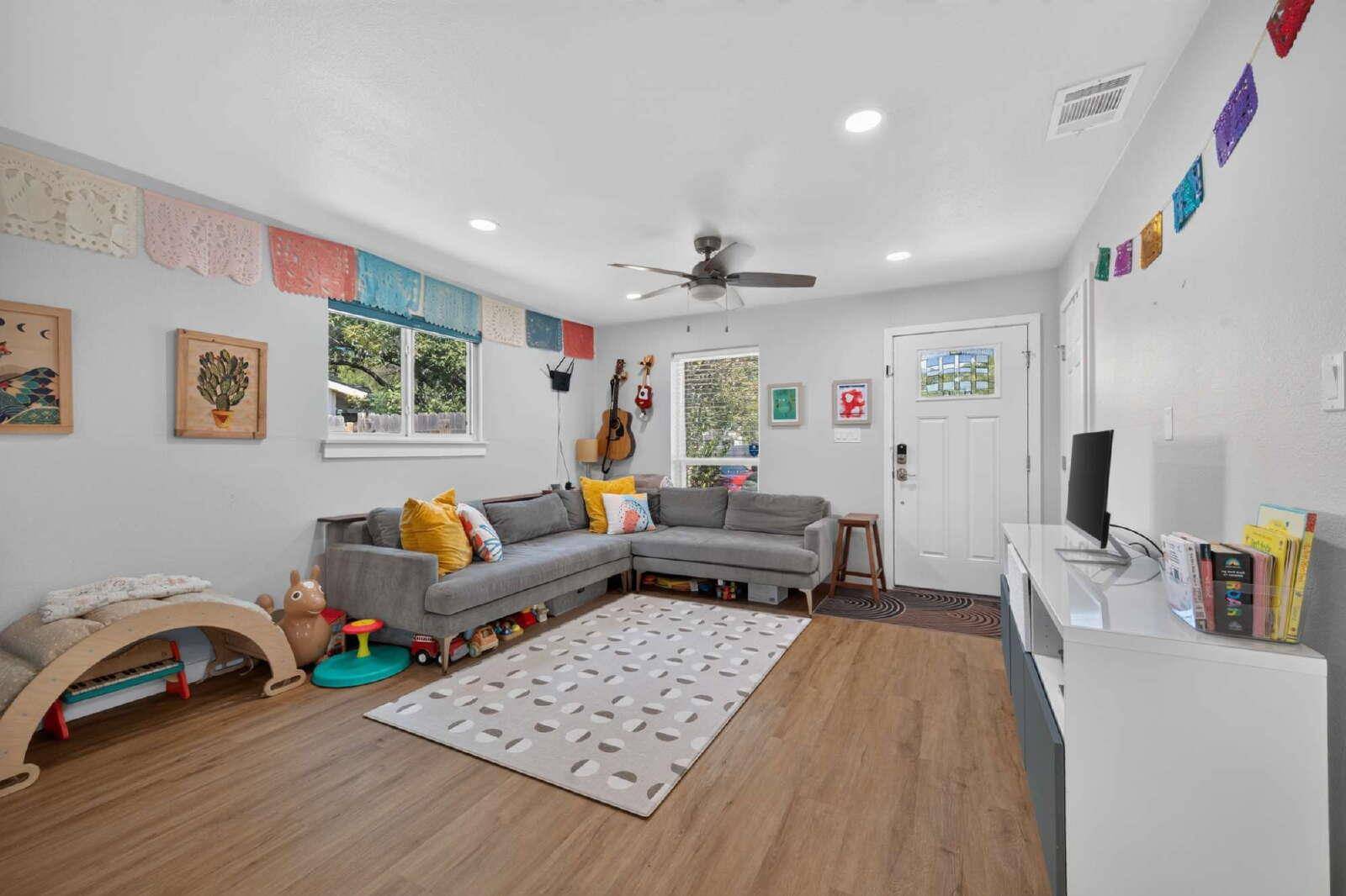 6021 Bluebell CIR, Austin, TX 78741
