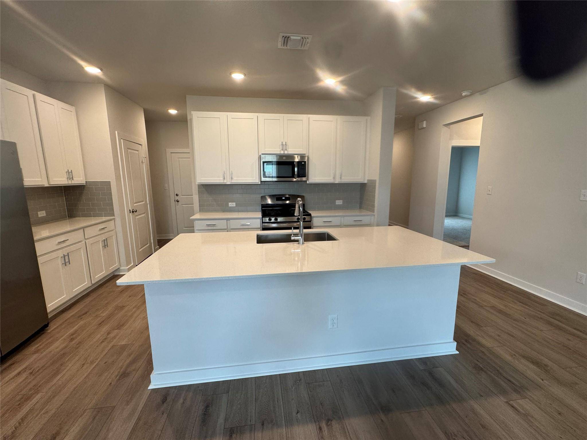 105 Sorghum DR, Hutto, TX 78634