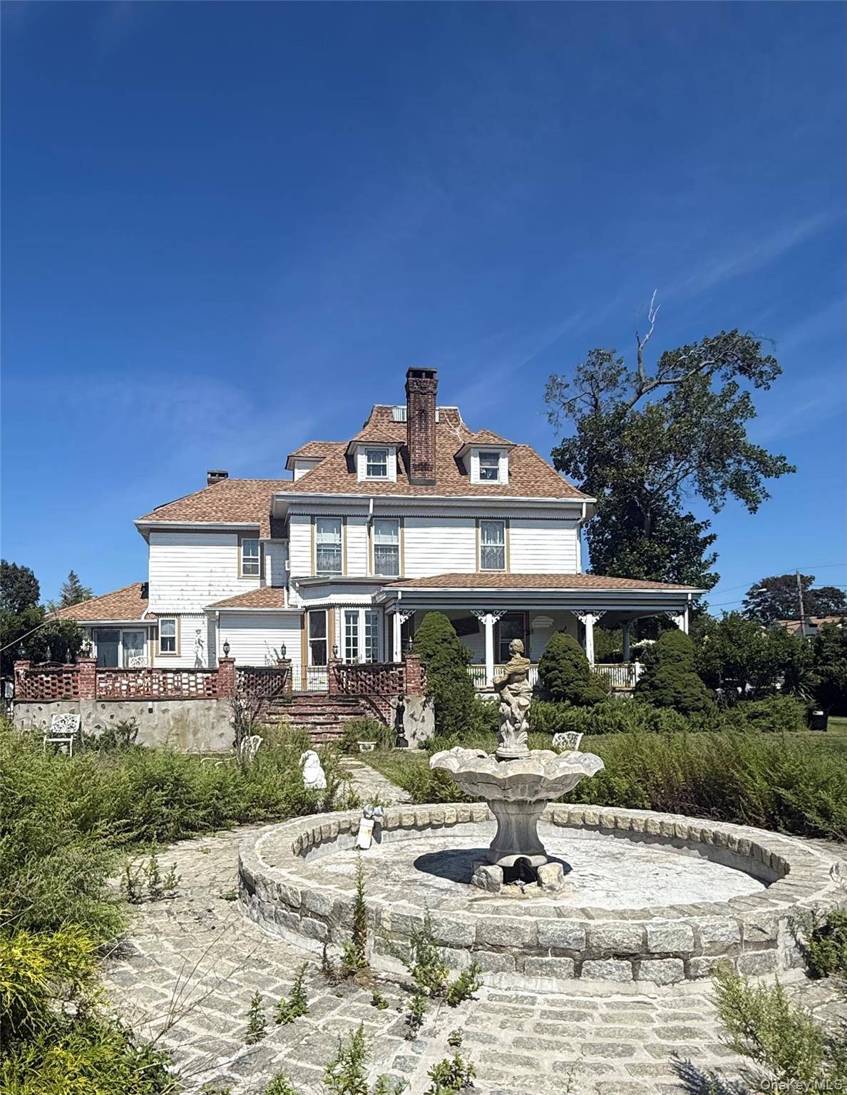 436 Bay AVE, East Patchogue, NY 11772